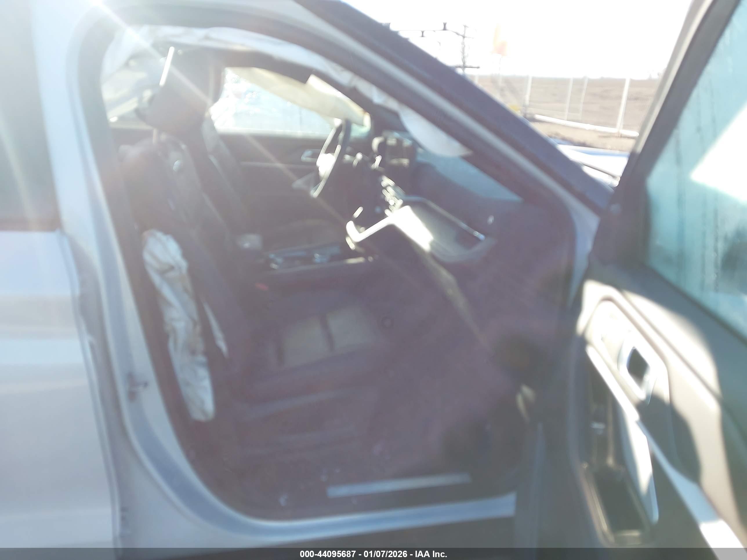 FORD EXPLORER image 5