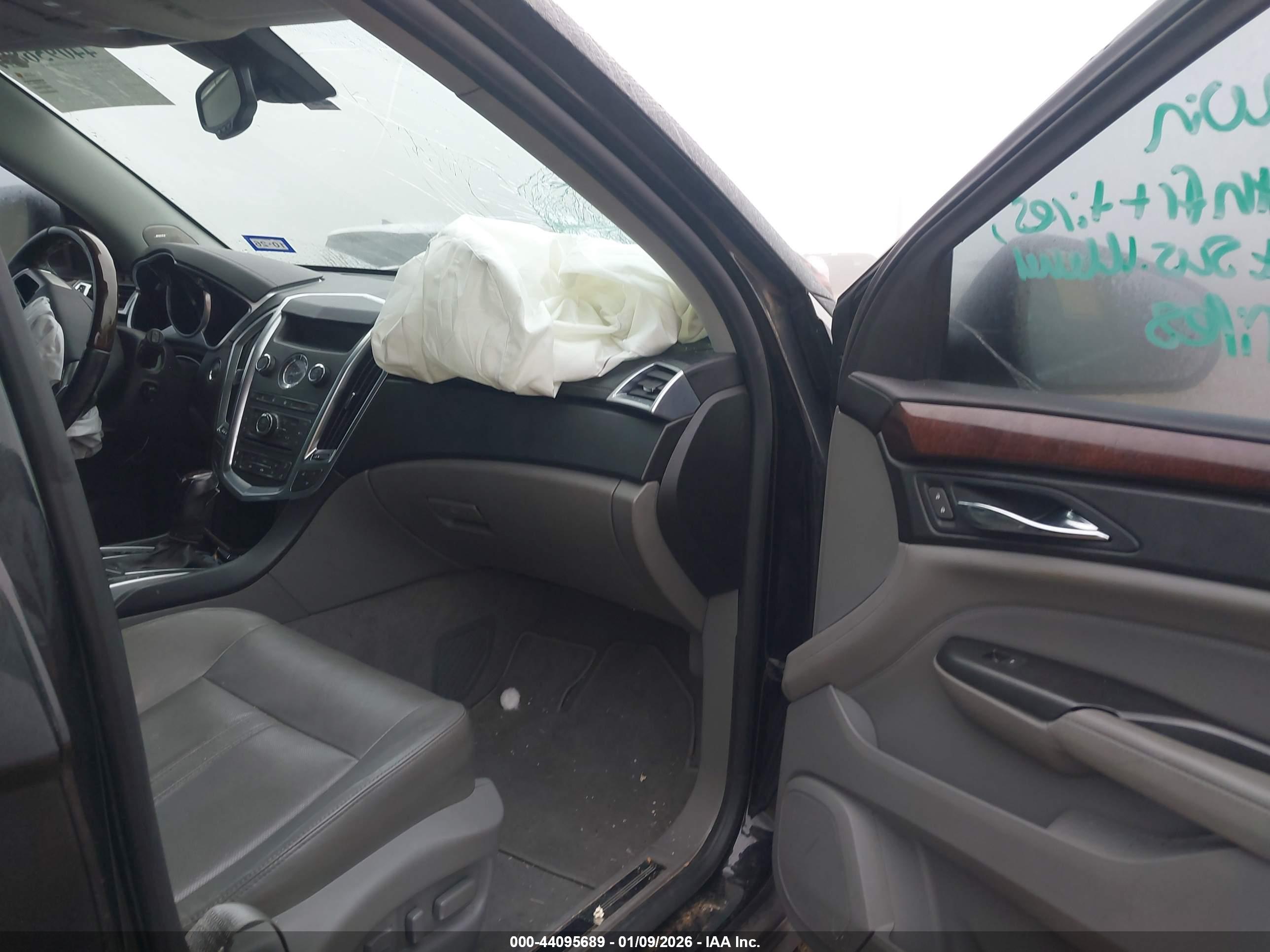 CADILLAC SRX image 5