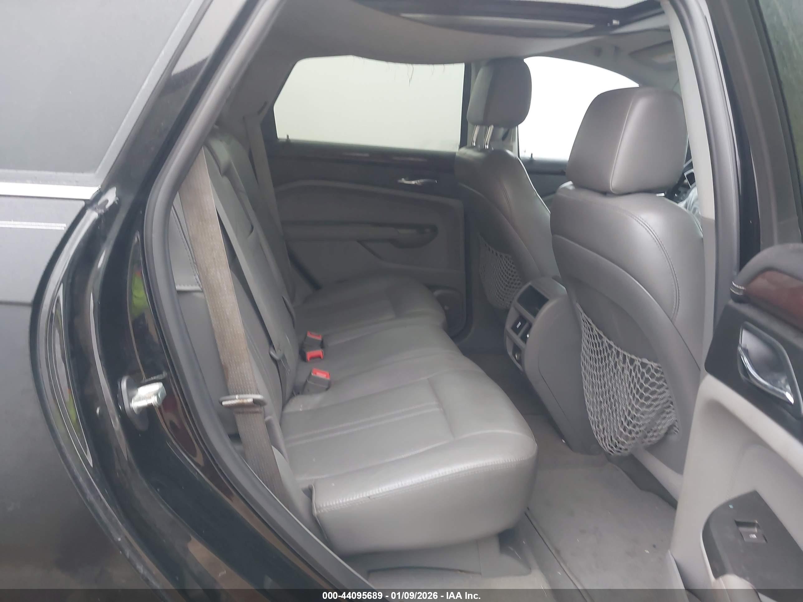 CADILLAC SRX image 8
