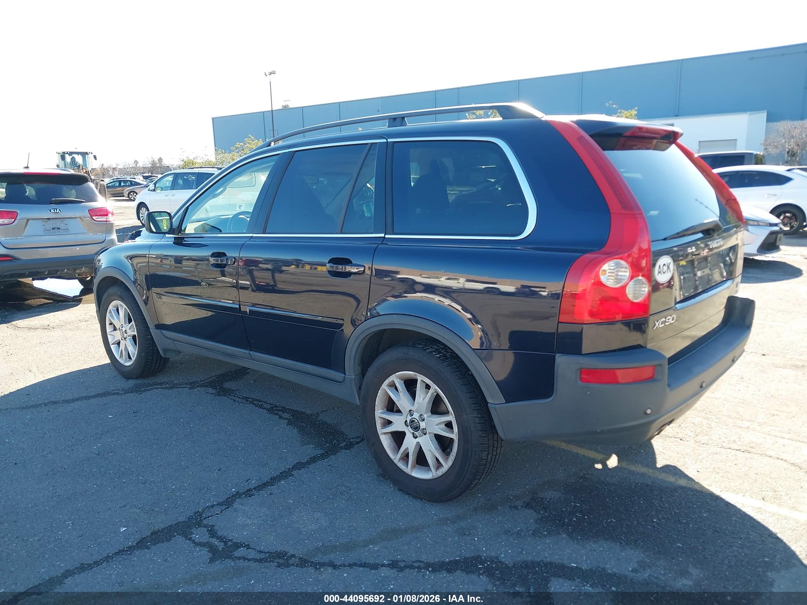 VOLVO XC90 image 3