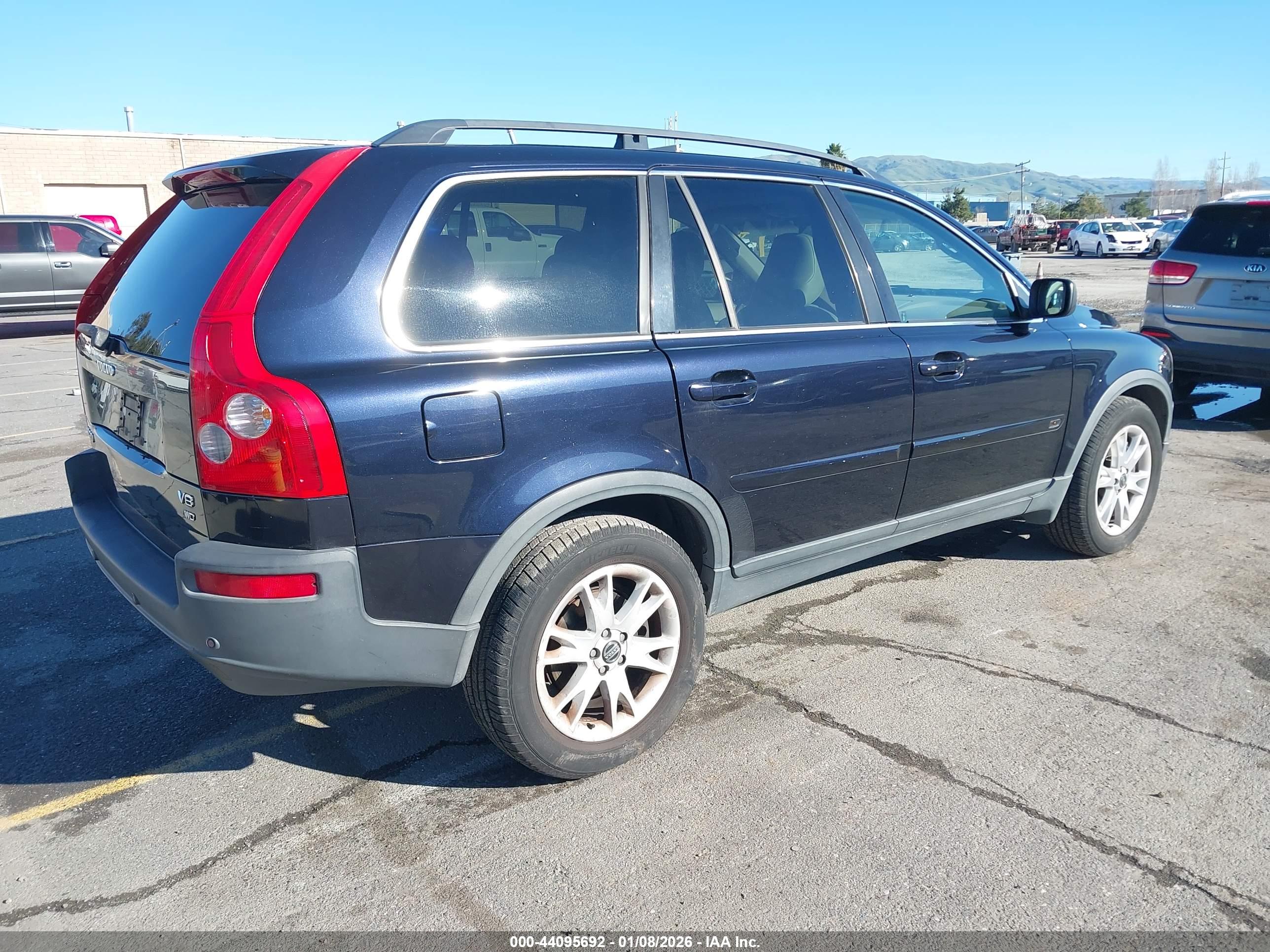VOLVO XC90 image 4