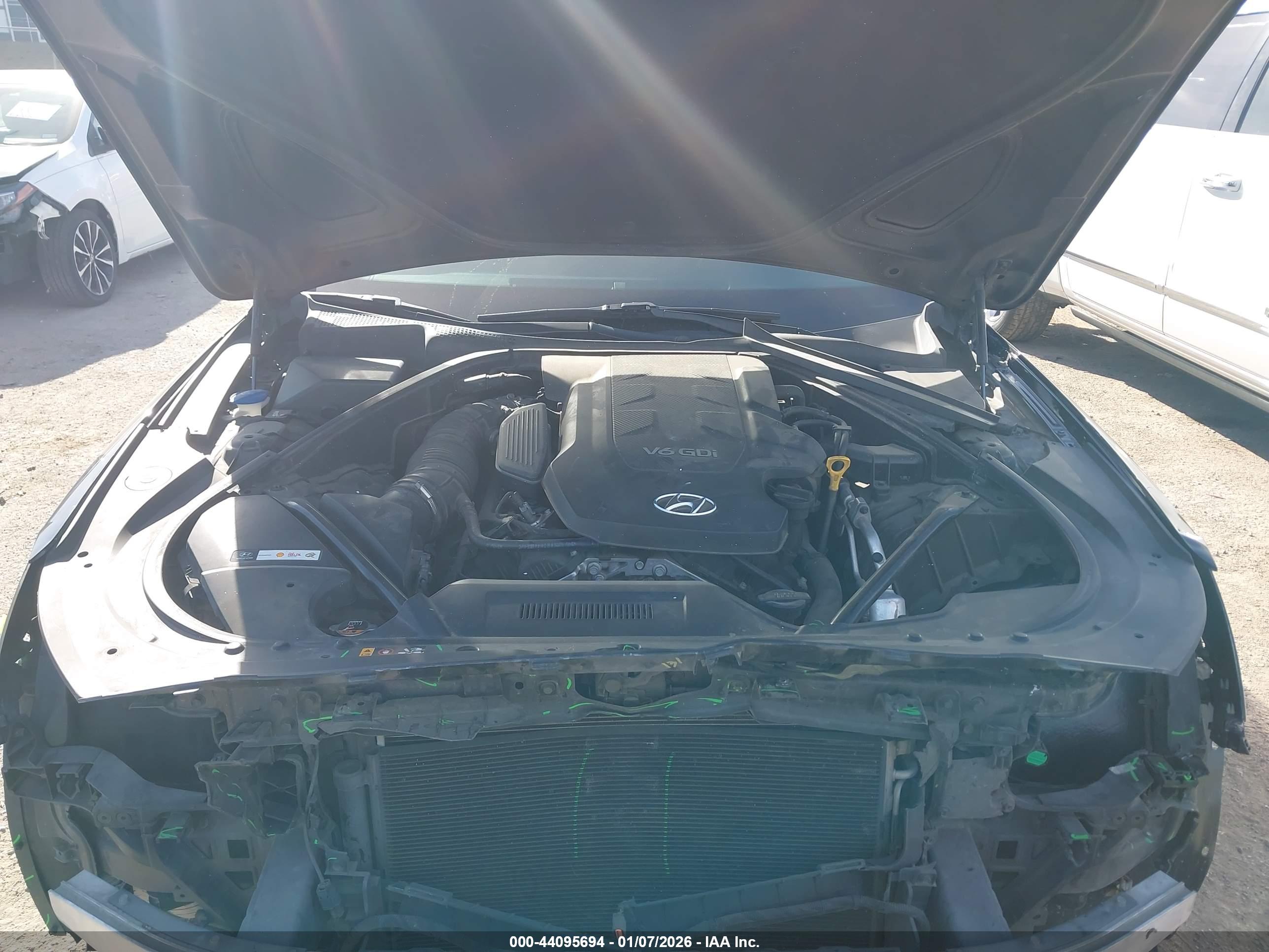 HYUNDAI GENESIS image 10