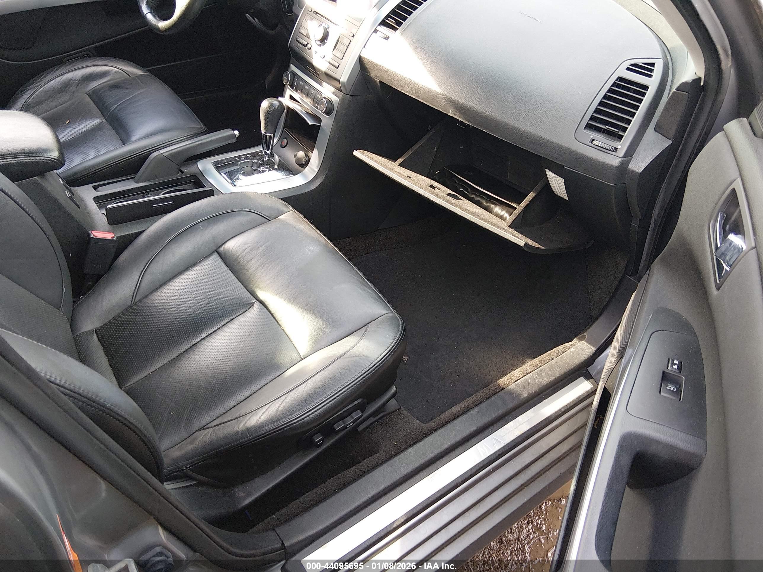 NISSAN MAXIMA image 5
