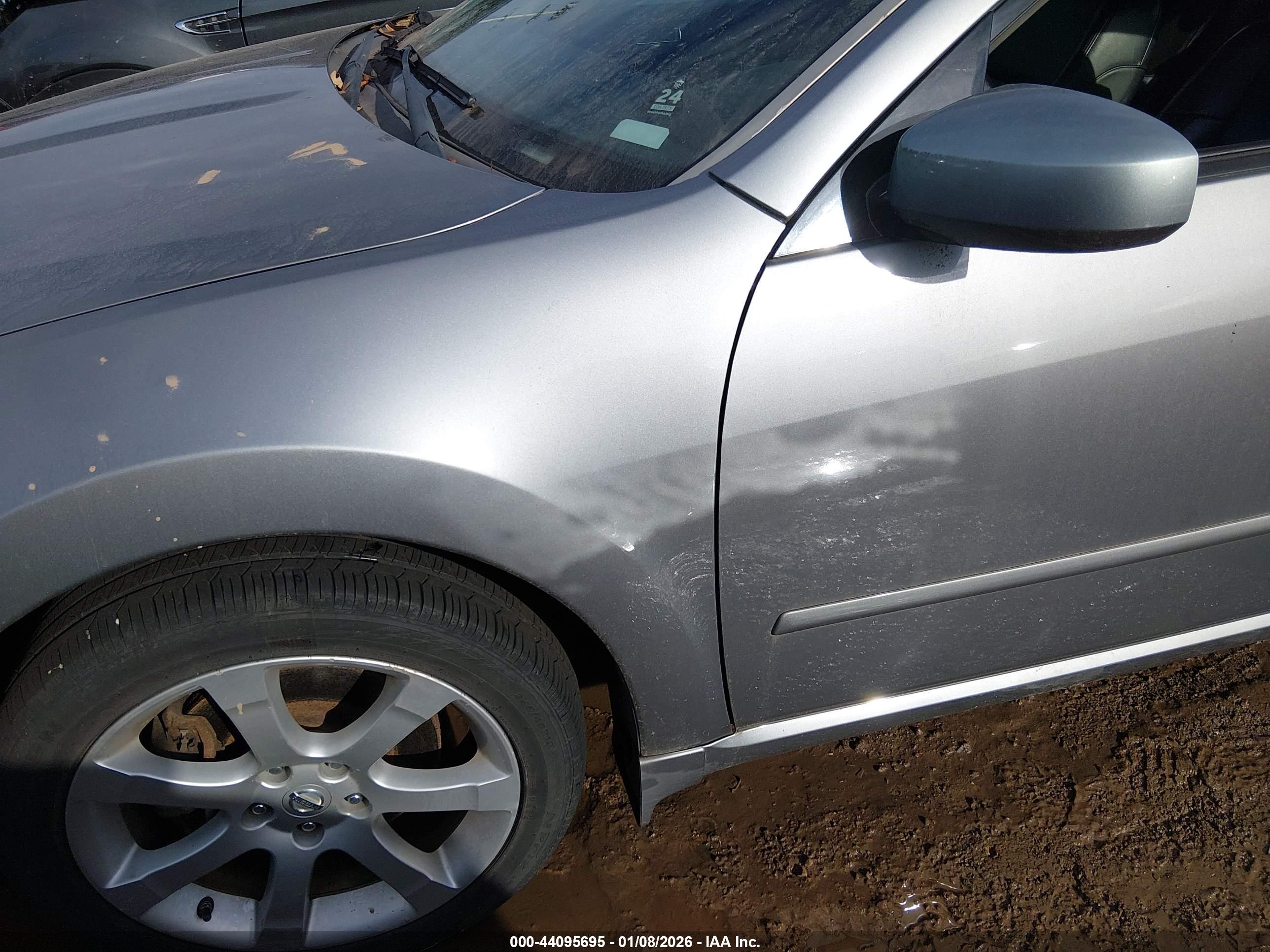 NISSAN MAXIMA image 6