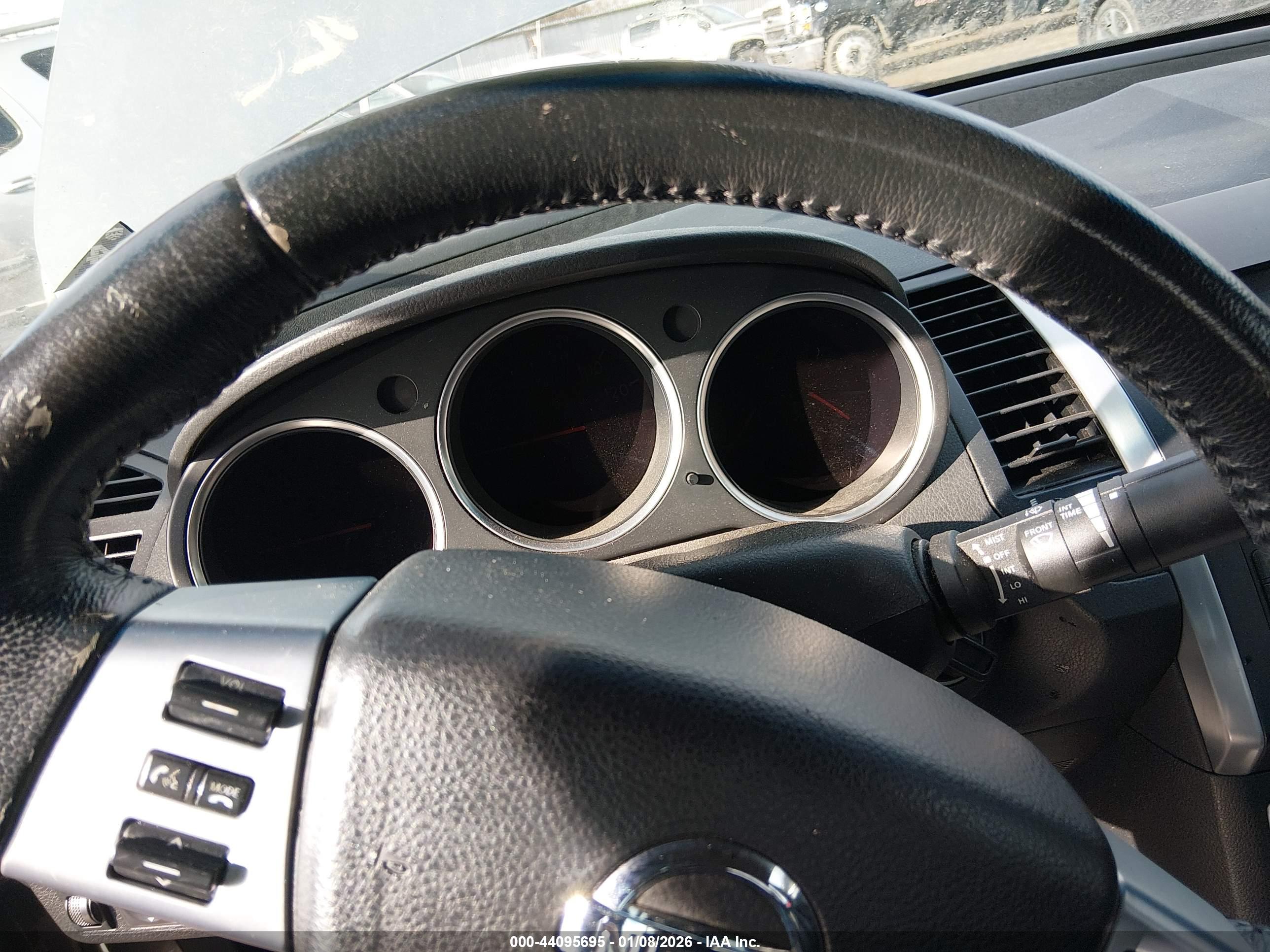 NISSAN MAXIMA image 7
