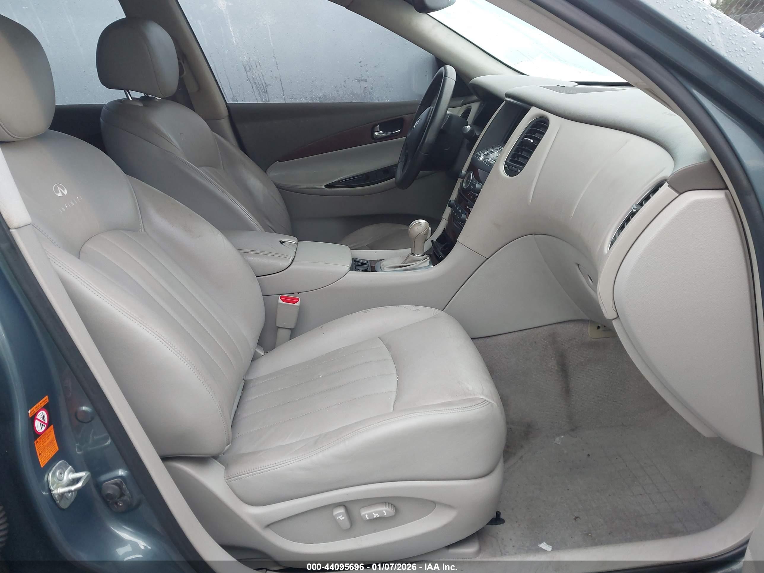 INFINITI EX35 image 5