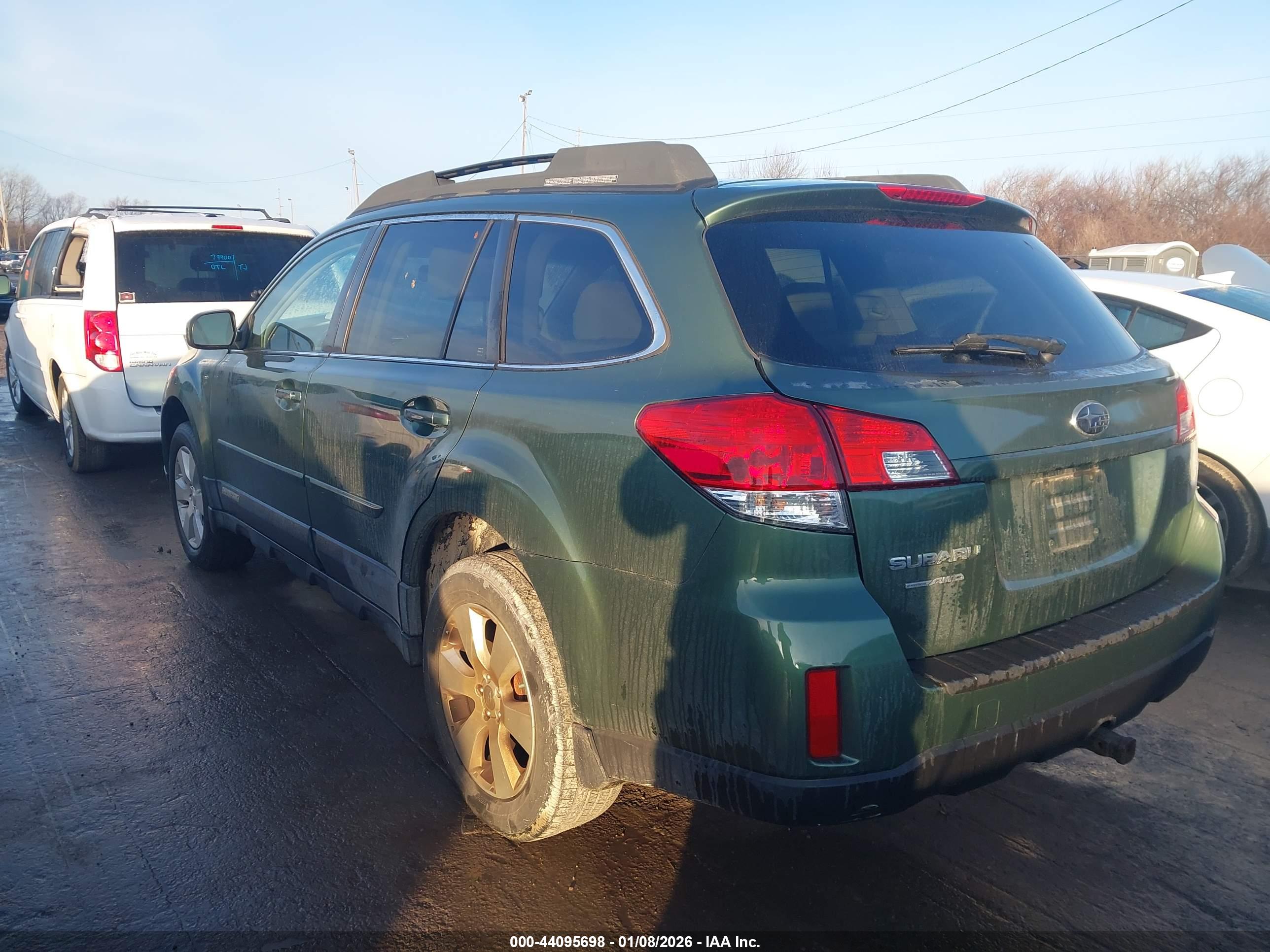 SUBARU OUTBACK image 3