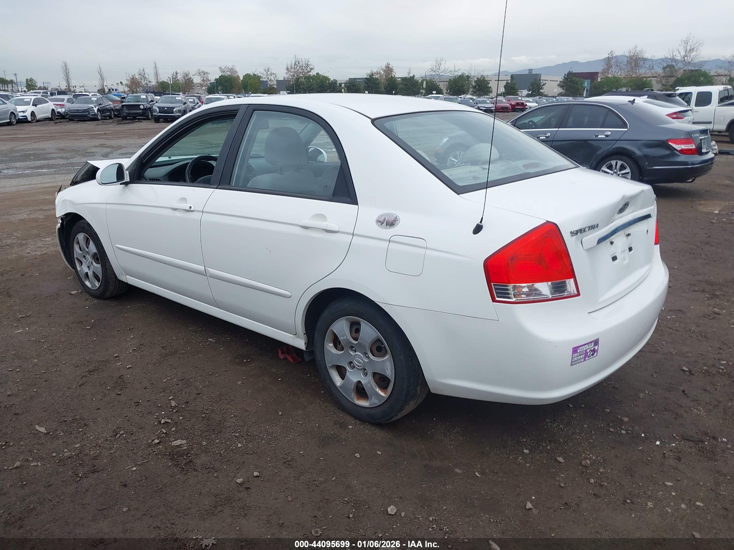 KIA SPECTRA image 3