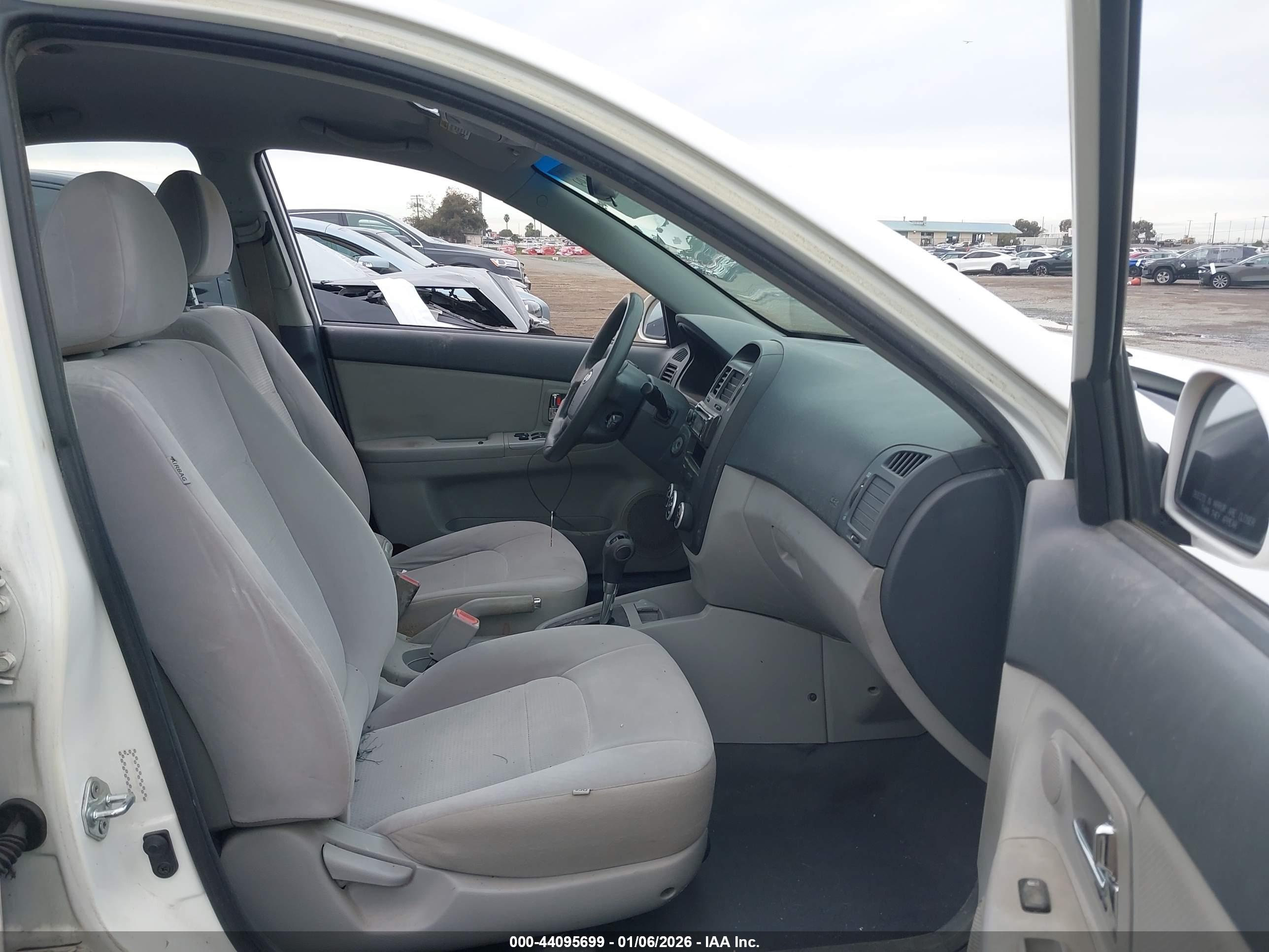 KIA SPECTRA image 5