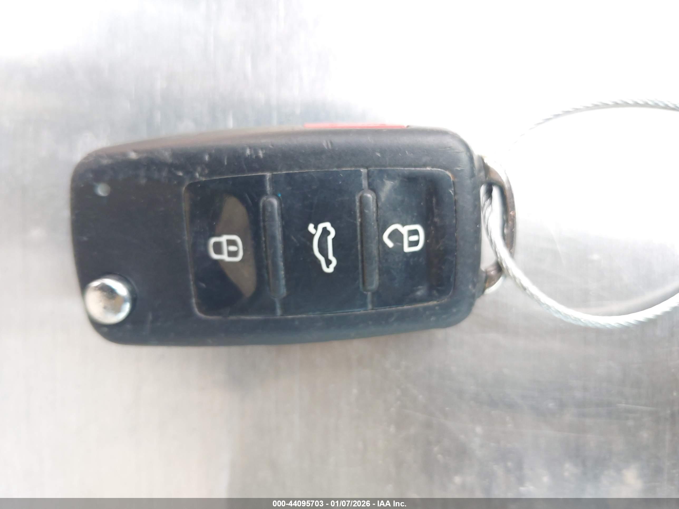 VOLKSWAGEN PASSAT image 11