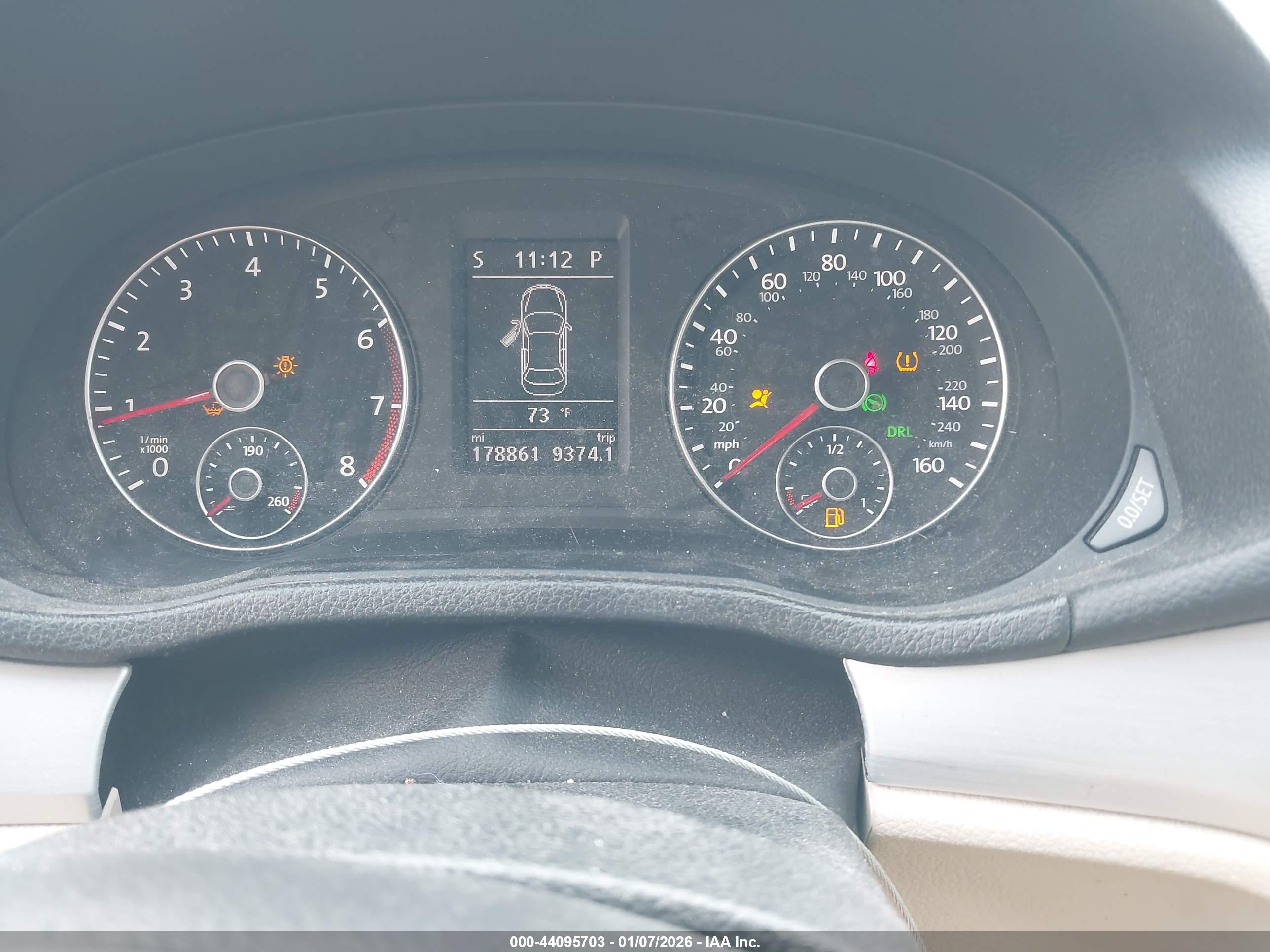 VOLKSWAGEN PASSAT image 7
