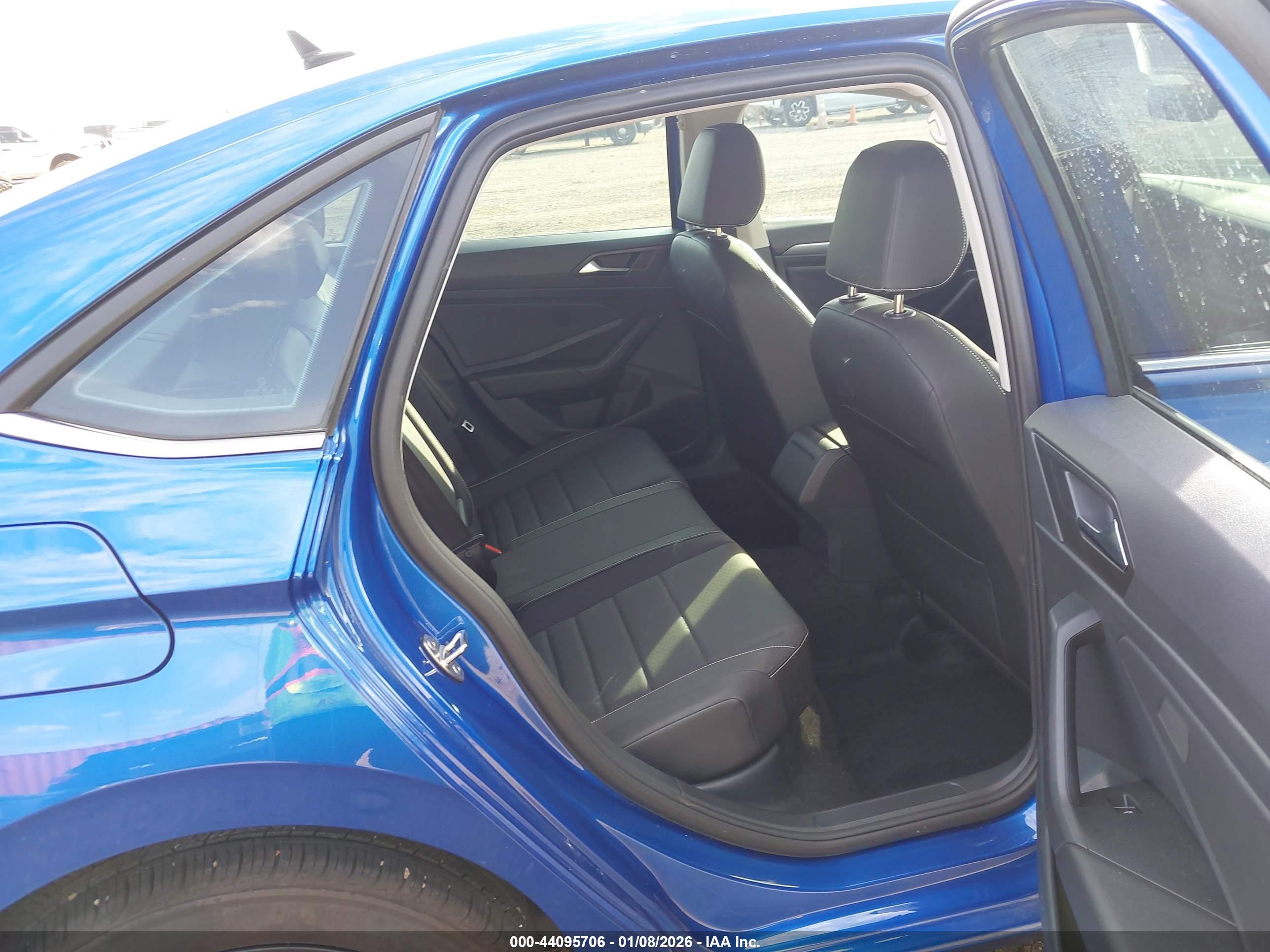VOLKSWAGEN JETTA image 8