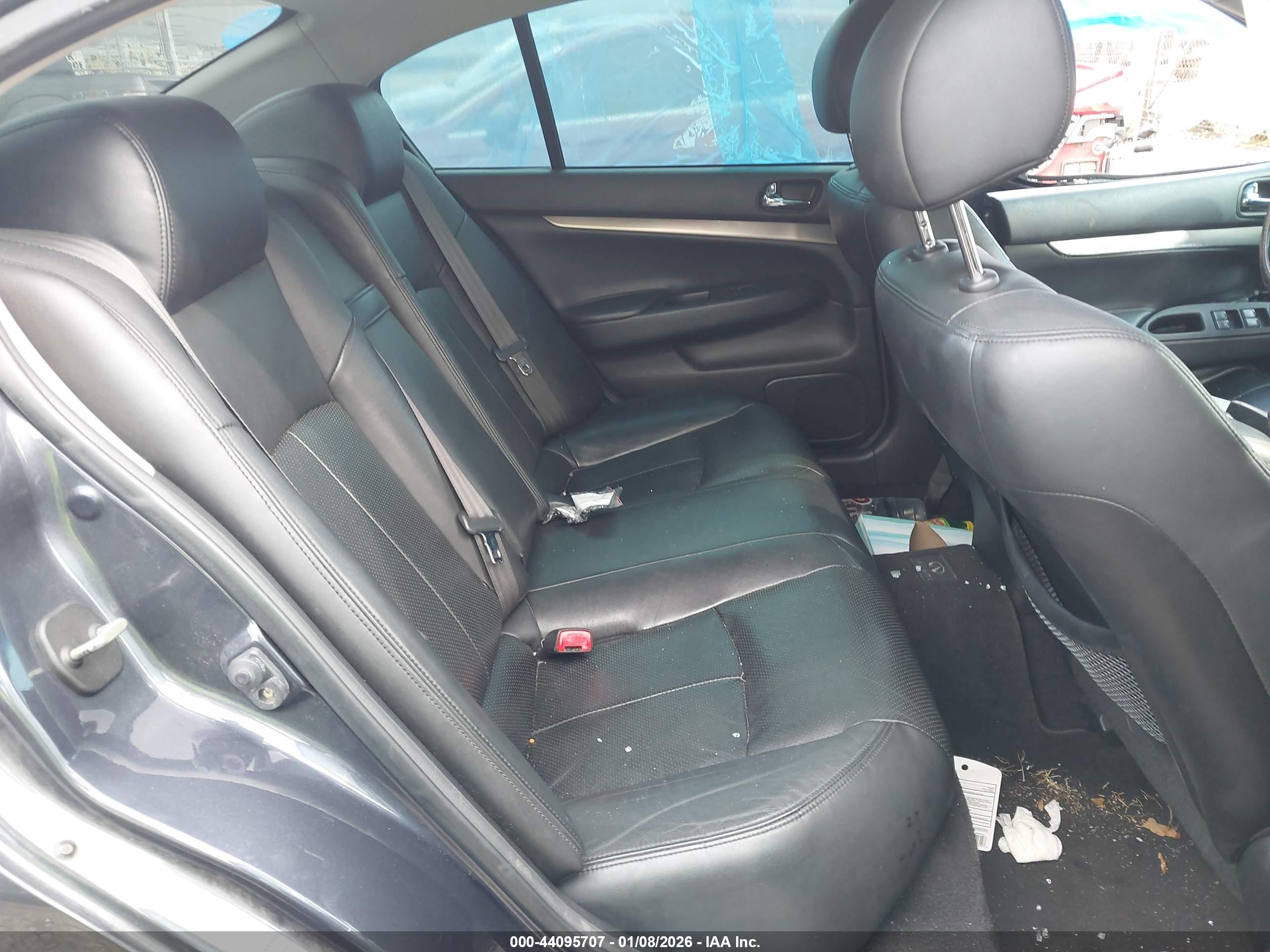 INFINITI G37 image 8