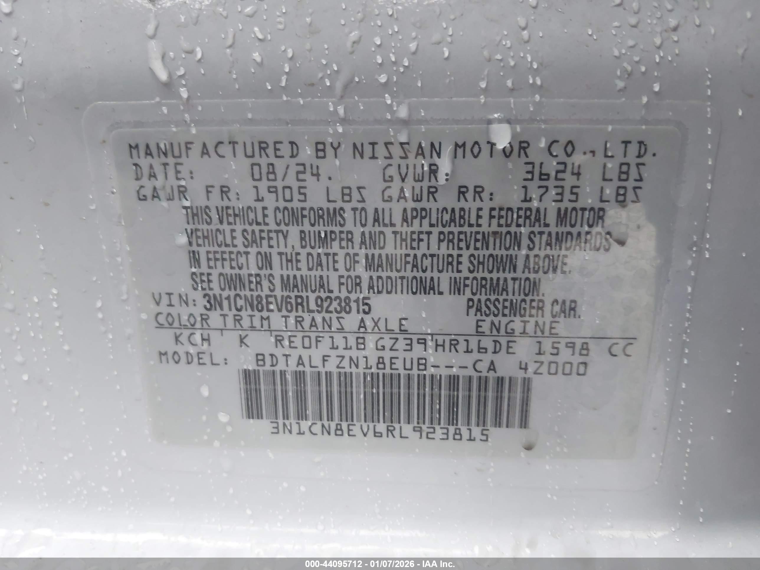 NISSAN VERSA image 9