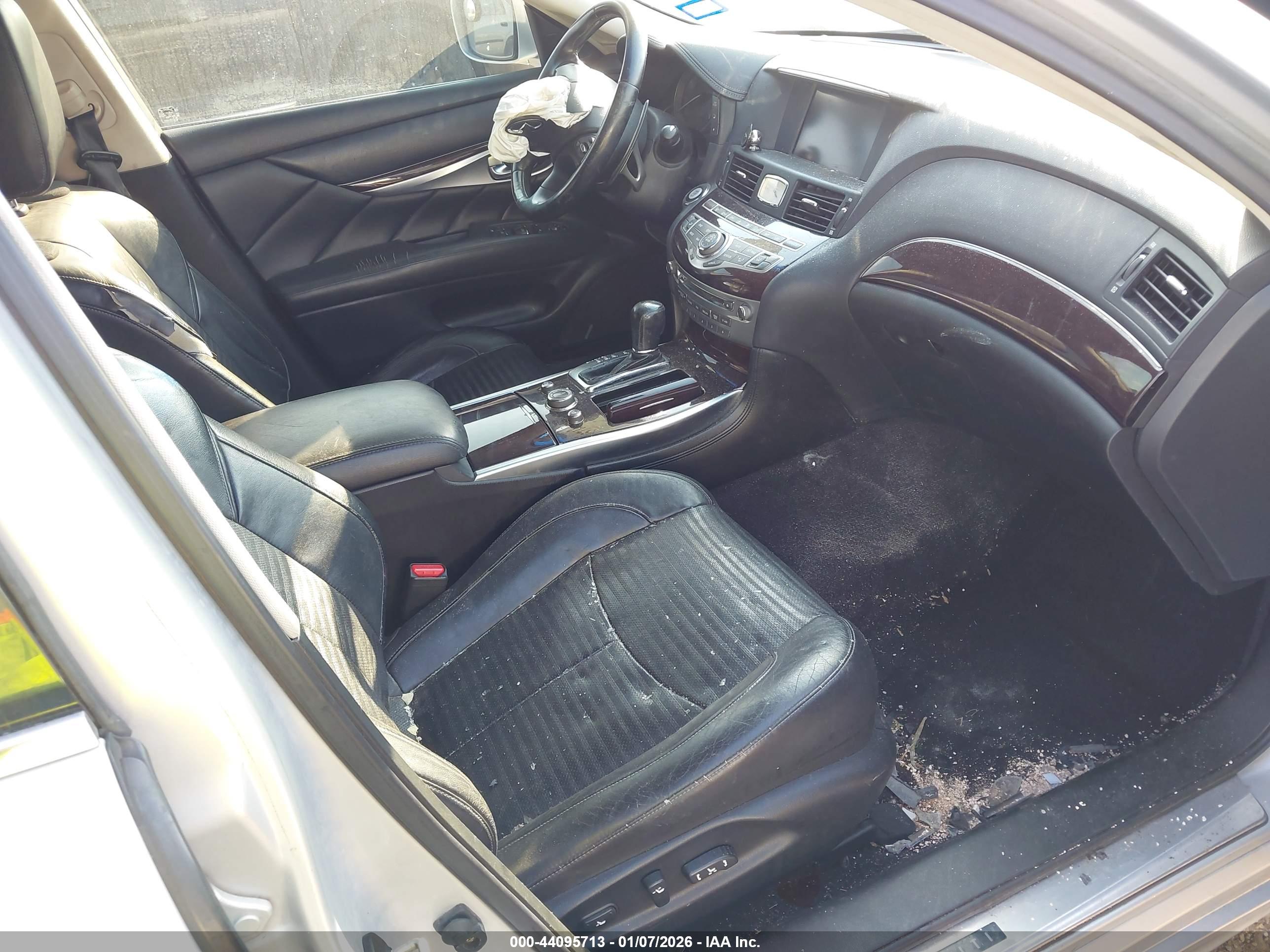 INFINITI M37 image 5