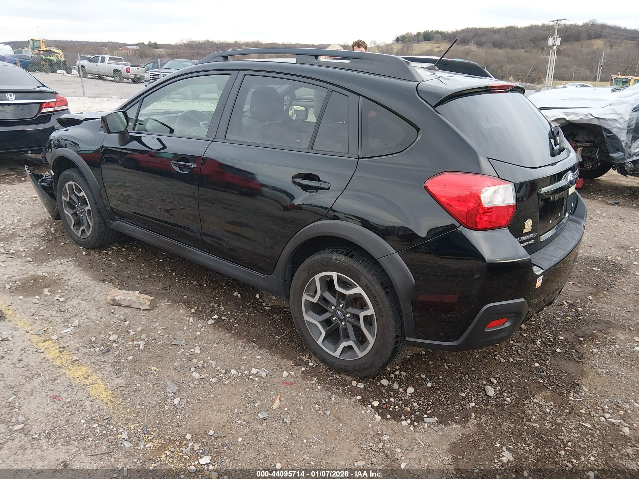 SUBARU CROSSTREK image 3