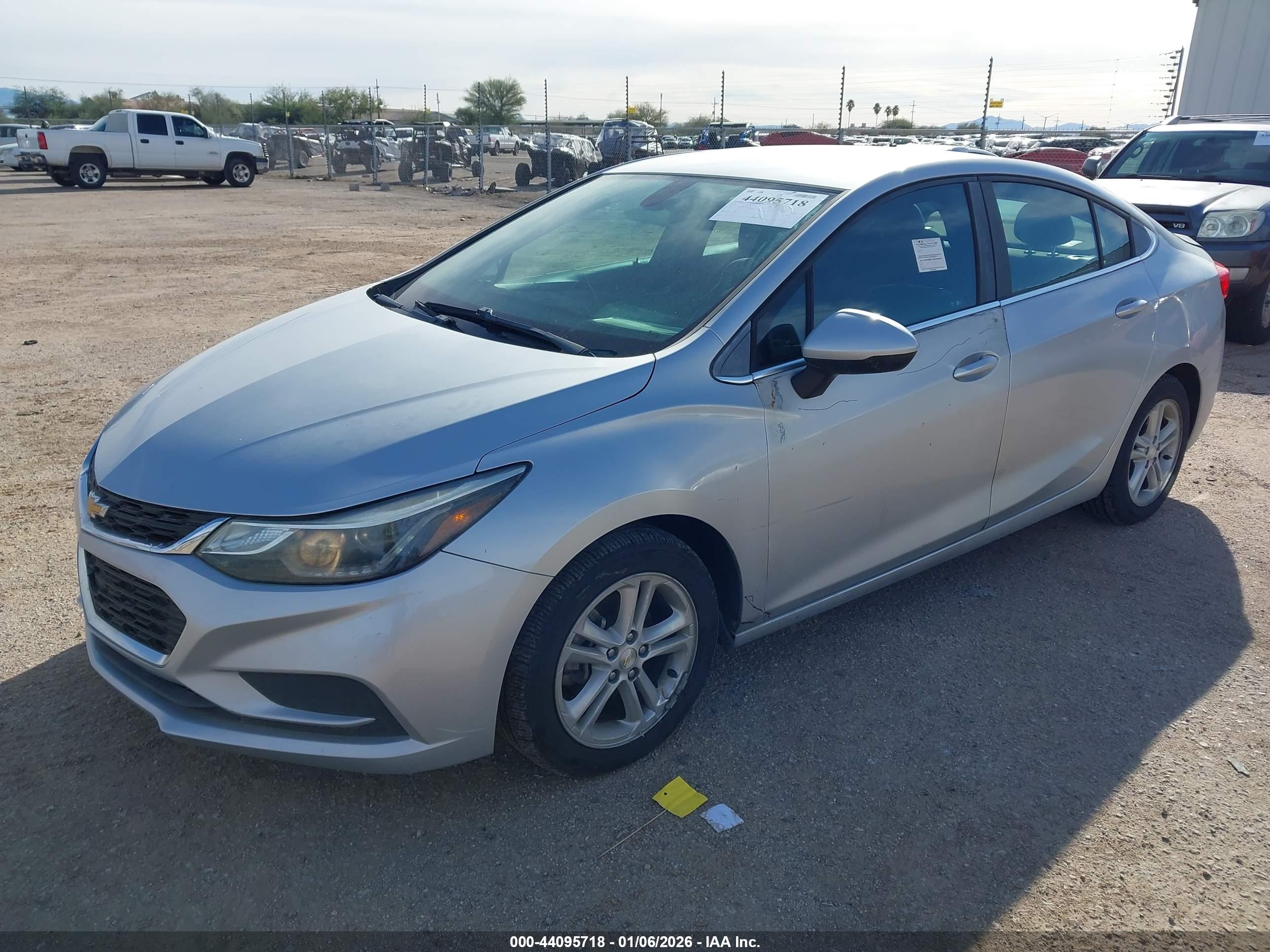 CHEVROLET CRUZE image 2