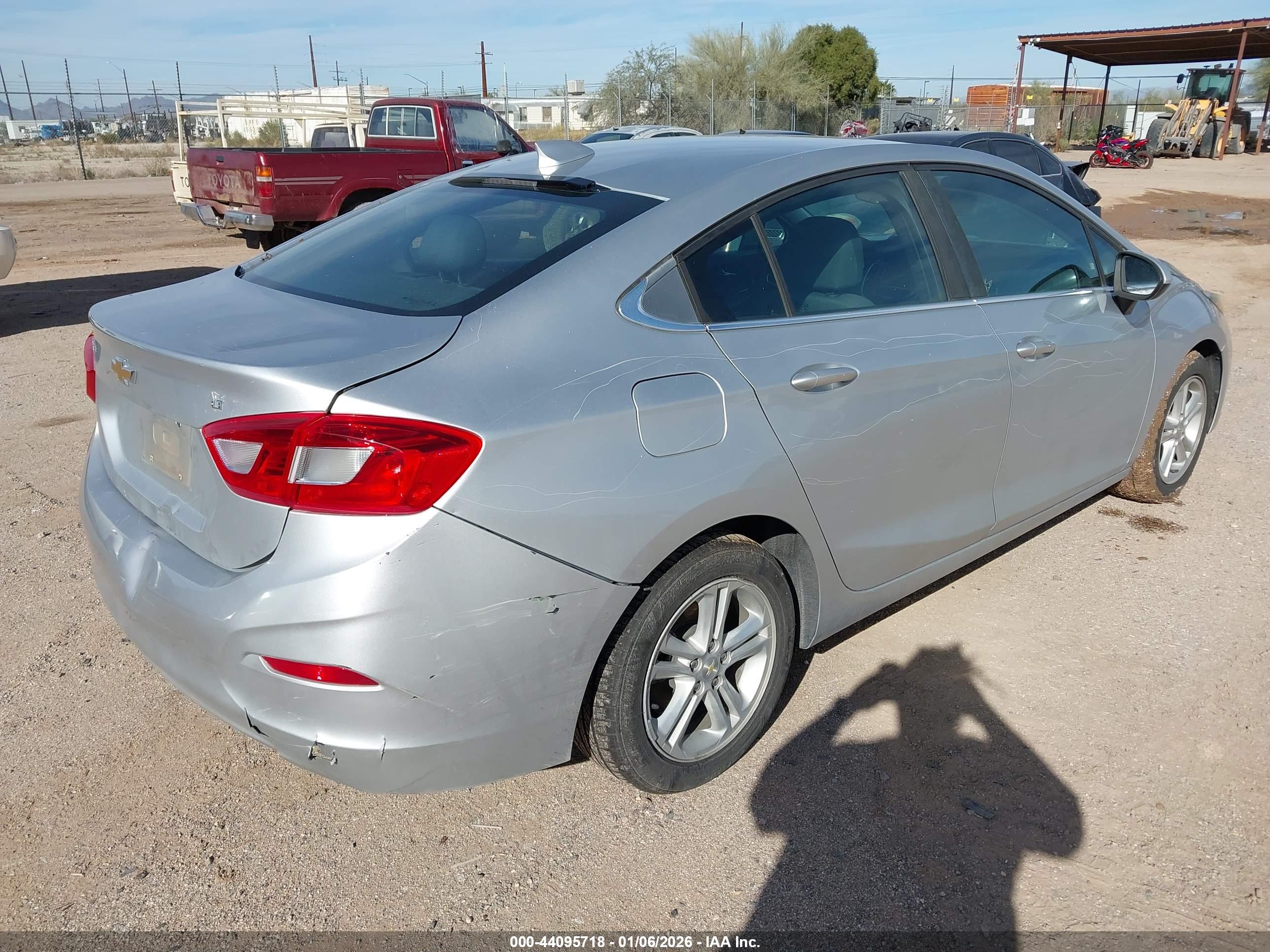 CHEVROLET CRUZE image 4