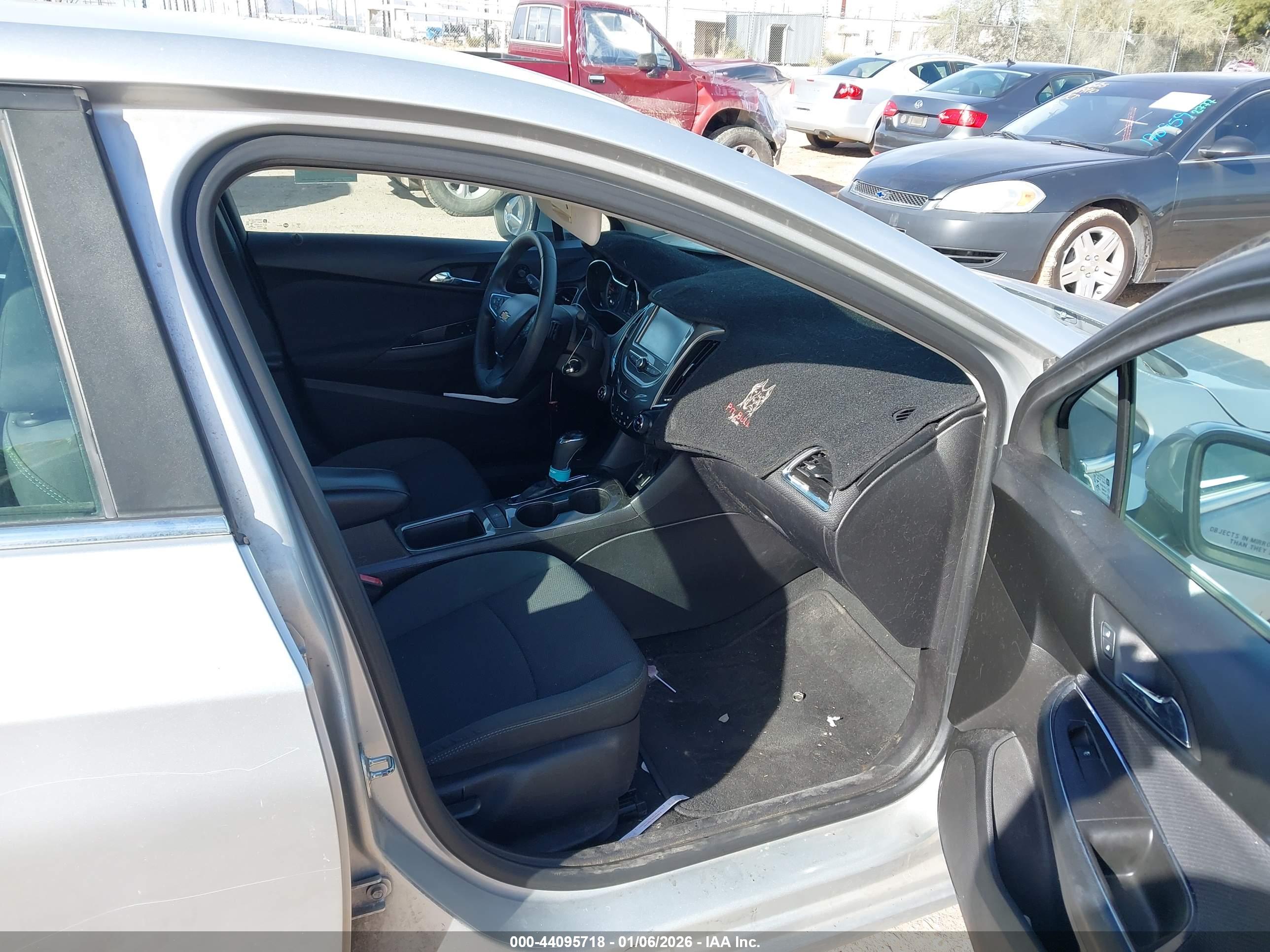 CHEVROLET CRUZE image 5