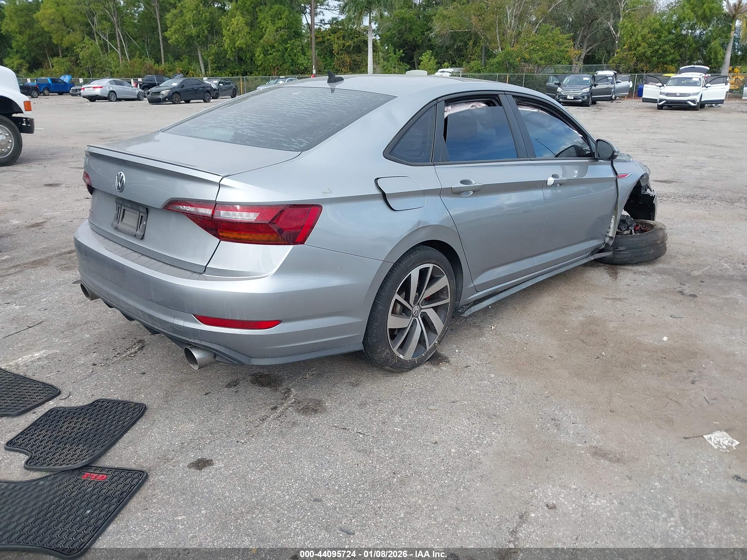 VOLKSWAGEN JETTA image 4