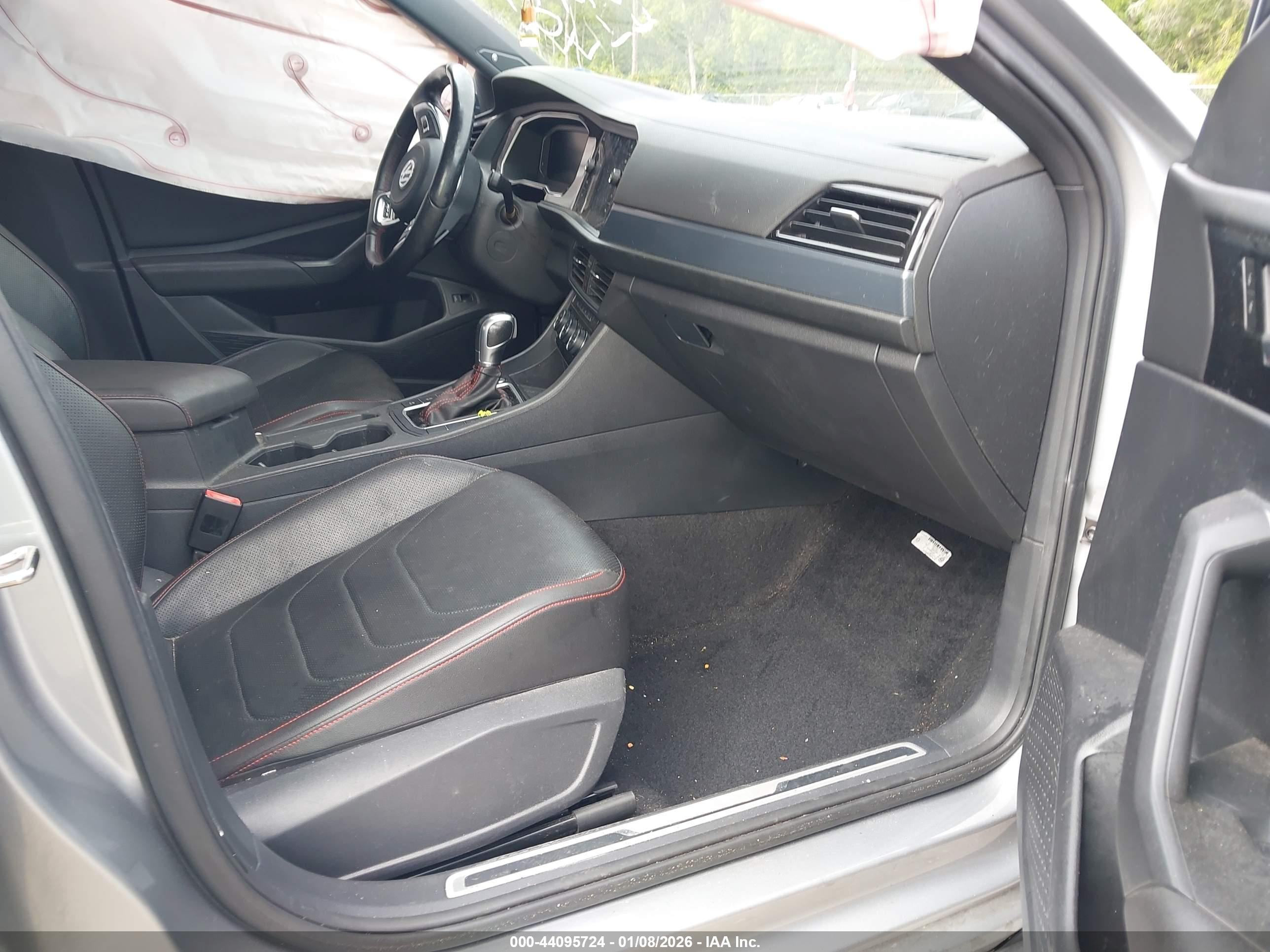 VOLKSWAGEN JETTA image 5