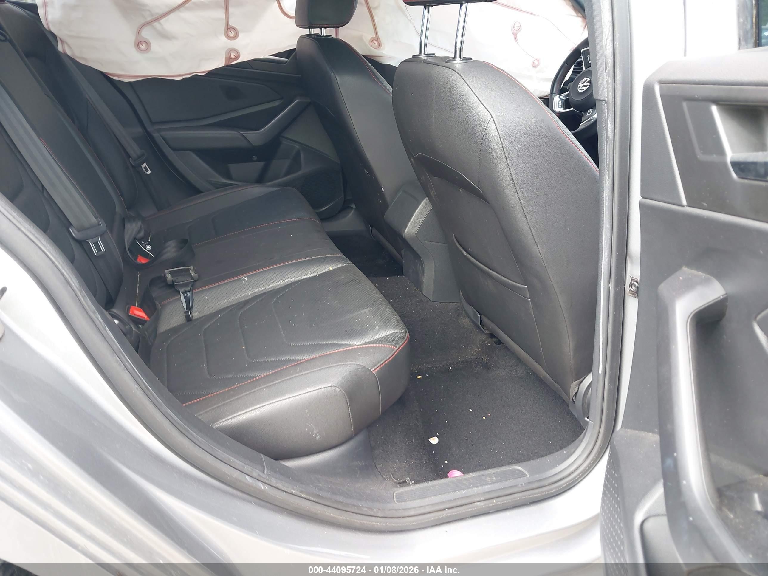VOLKSWAGEN JETTA image 8
