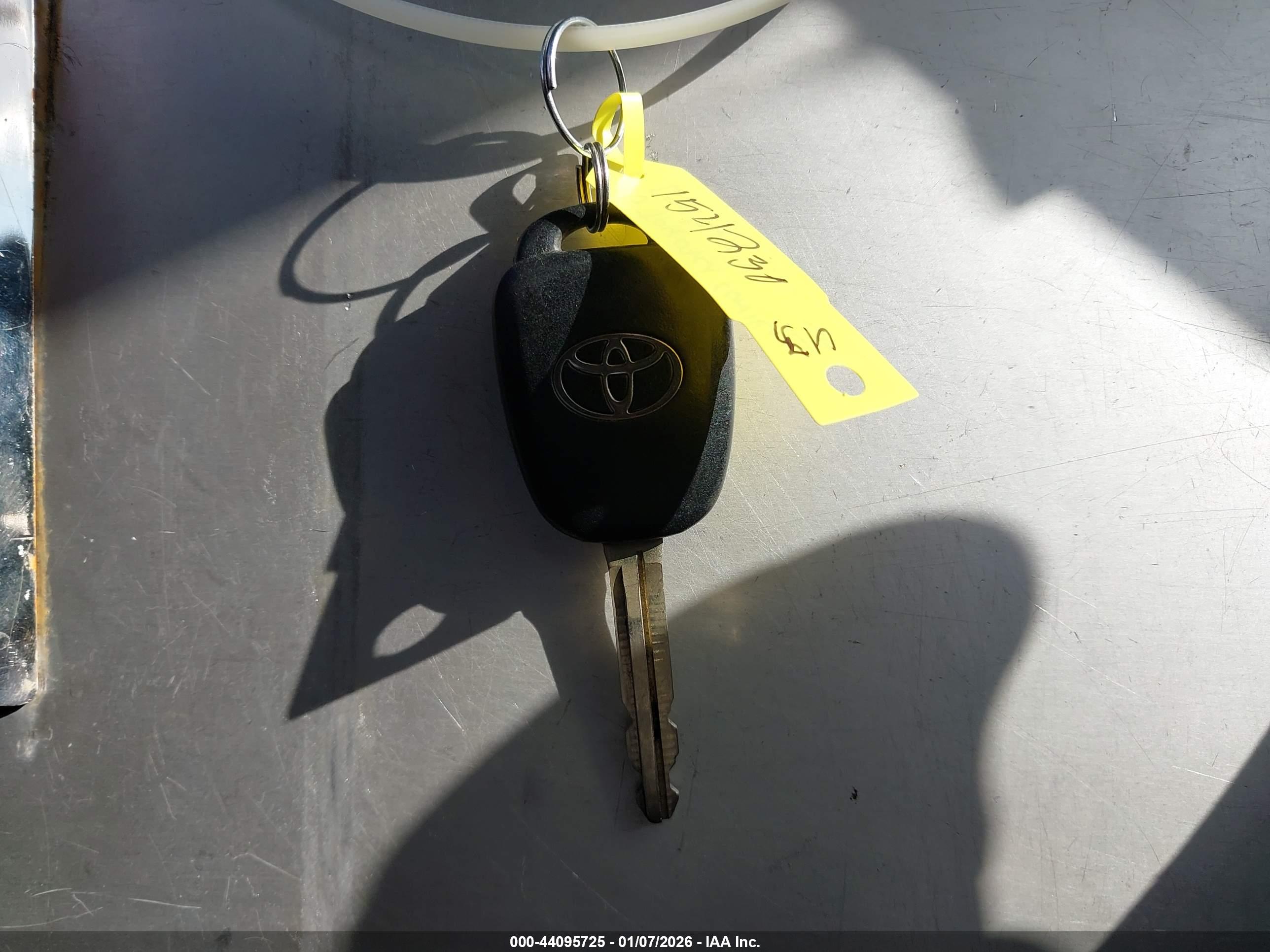 TOYOTA COROLLA image 11