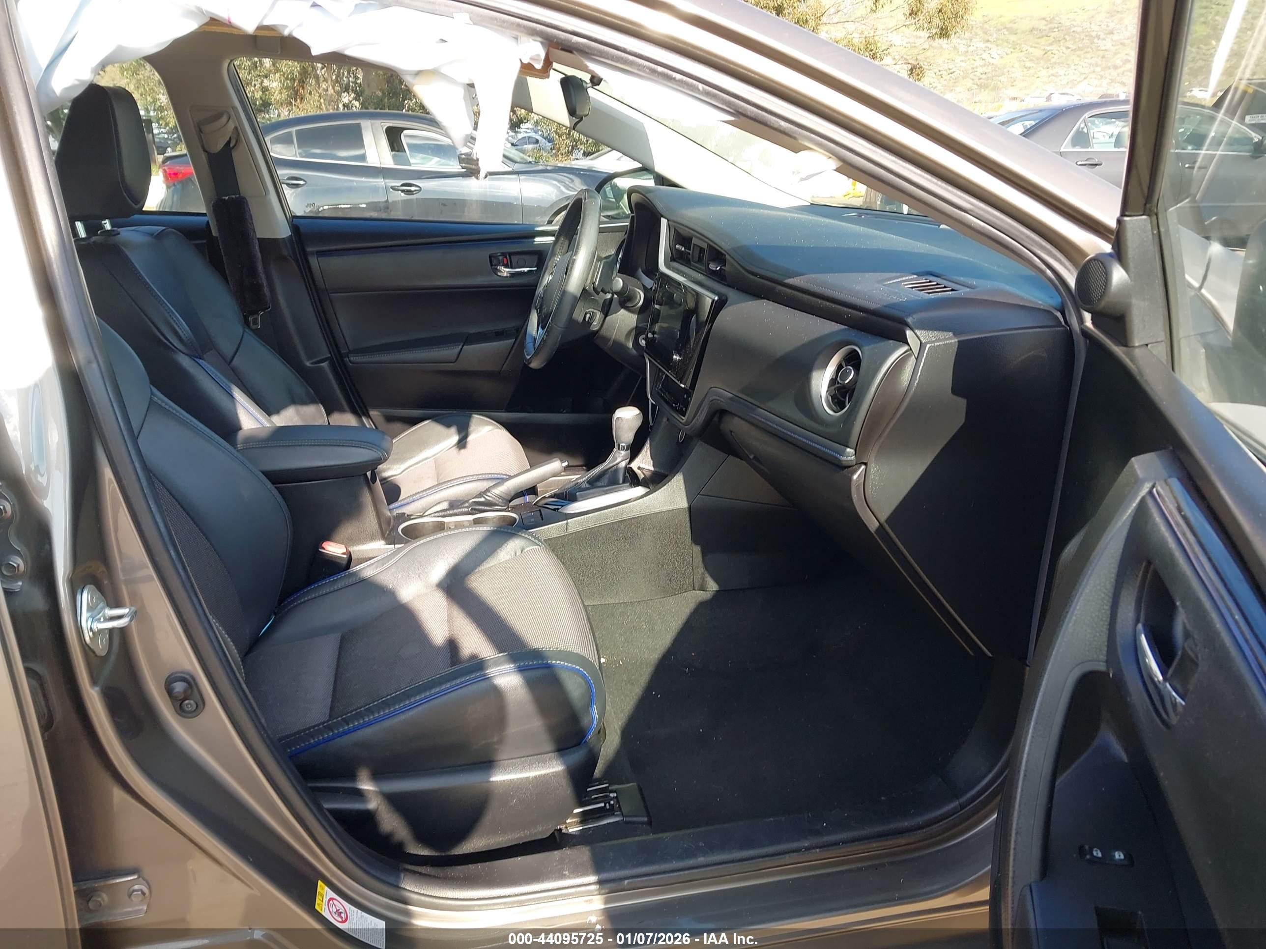 TOYOTA COROLLA image 5