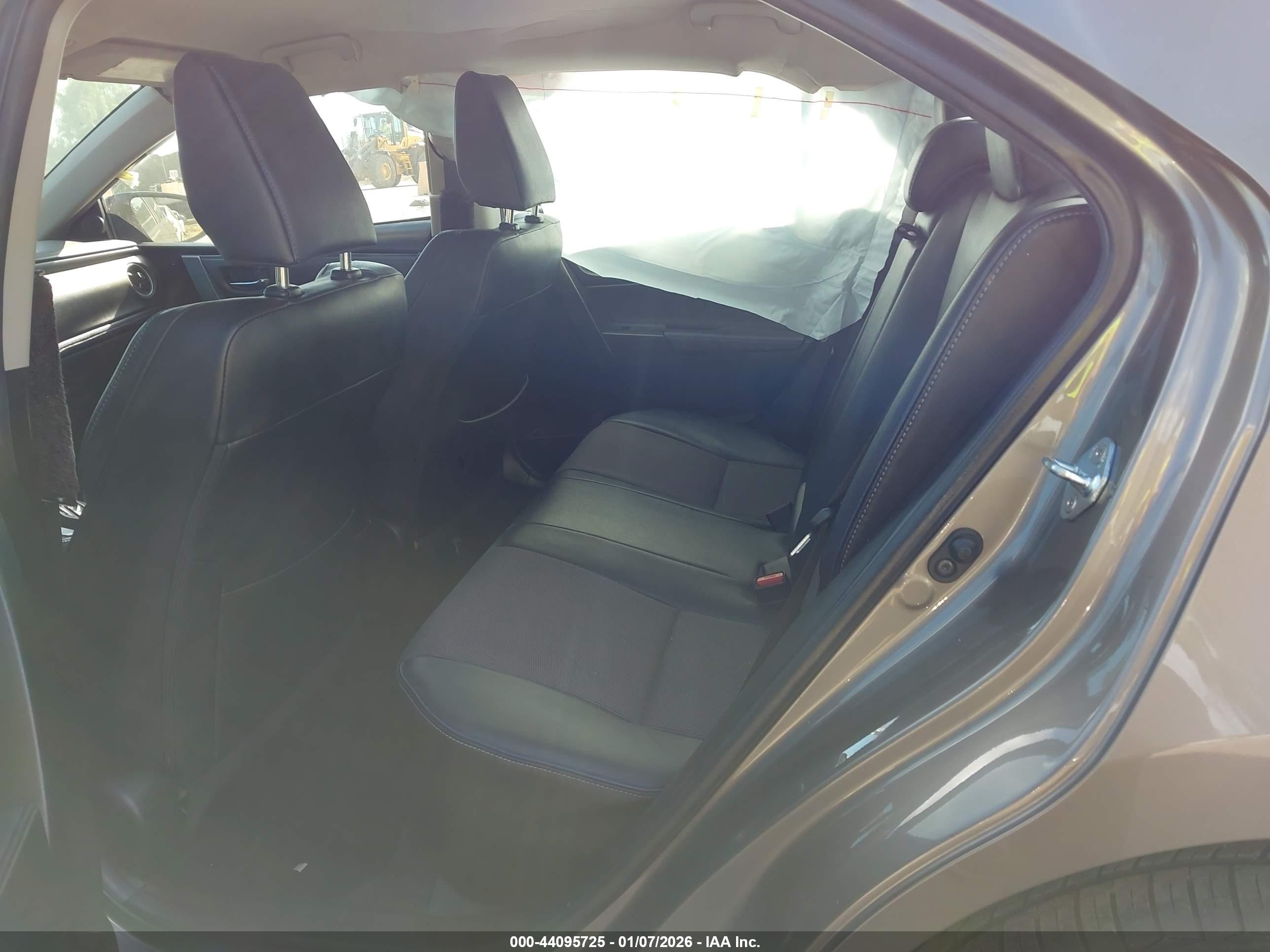 TOYOTA COROLLA image 8