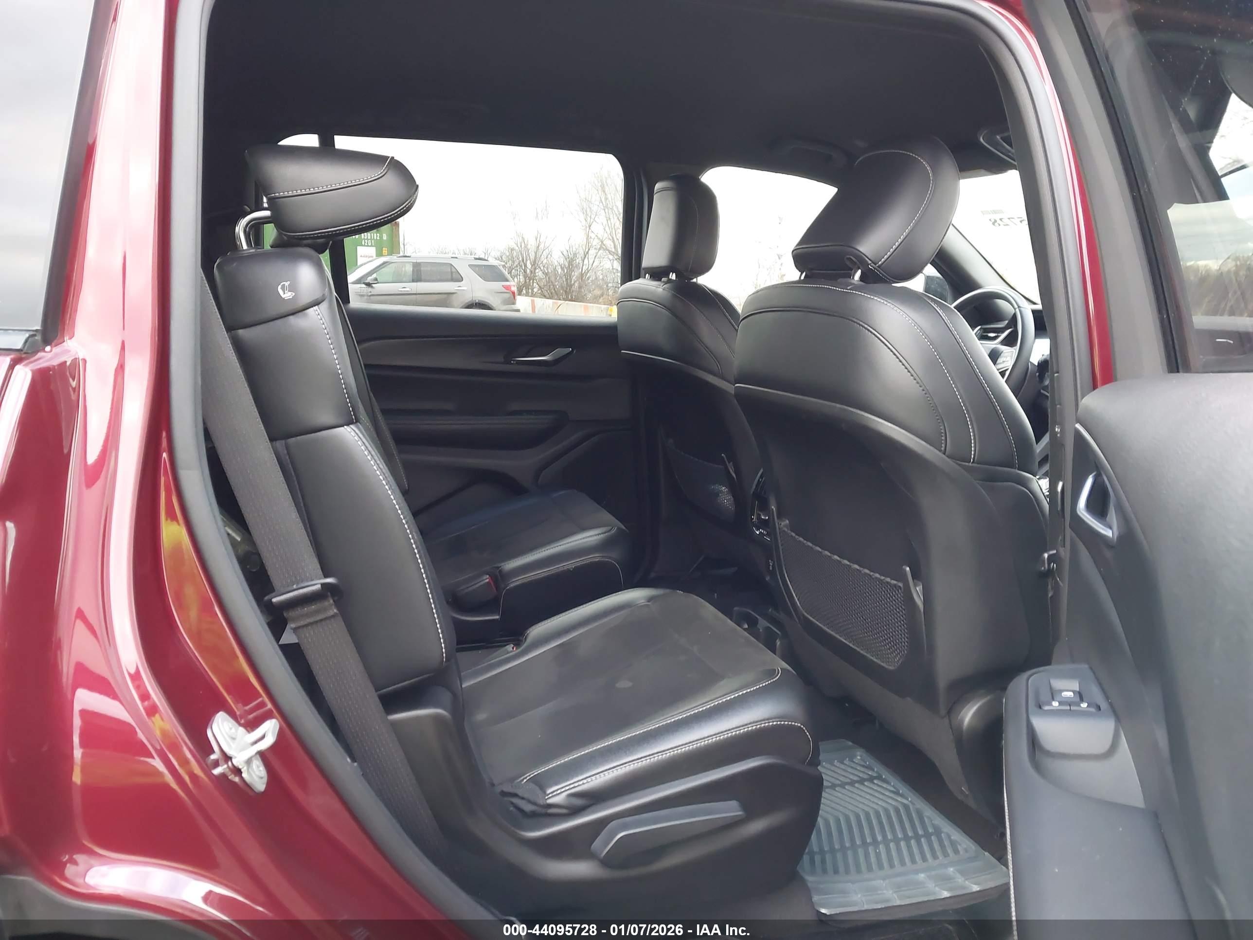 JEEP GRAND image 8