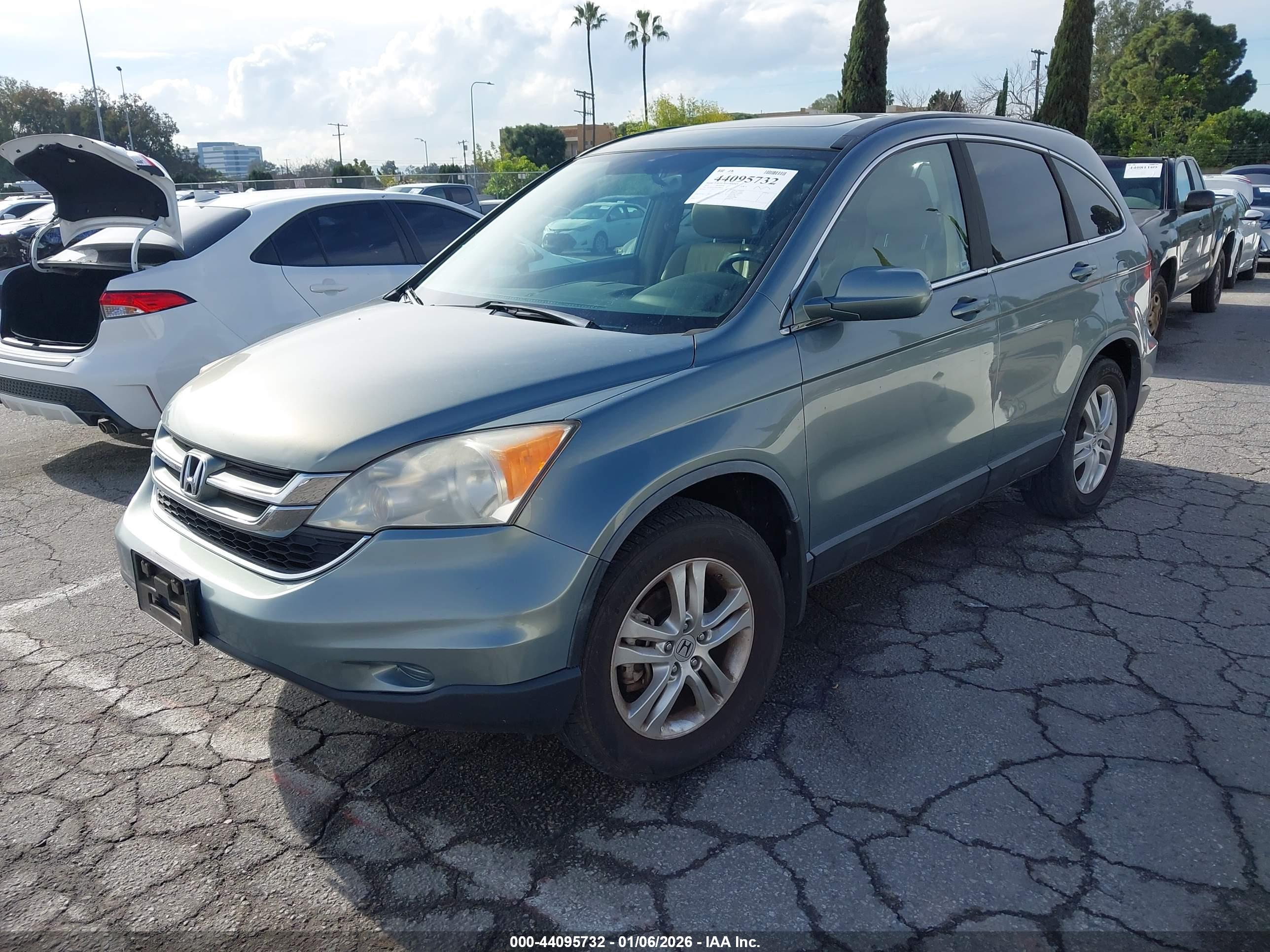 HONDA CR-V image 2