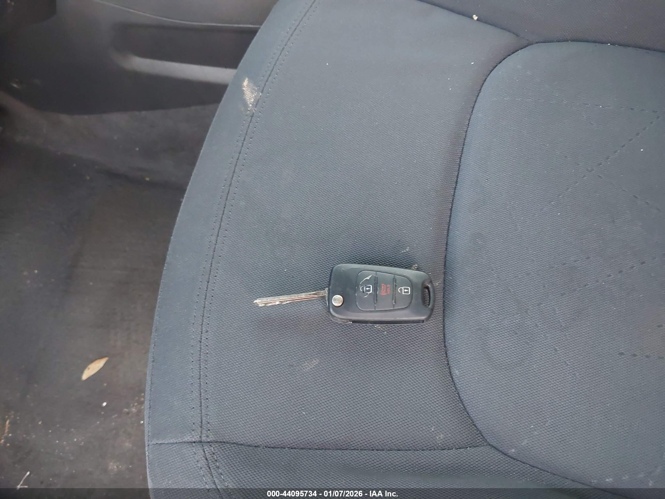 KIA RIO5 image 11