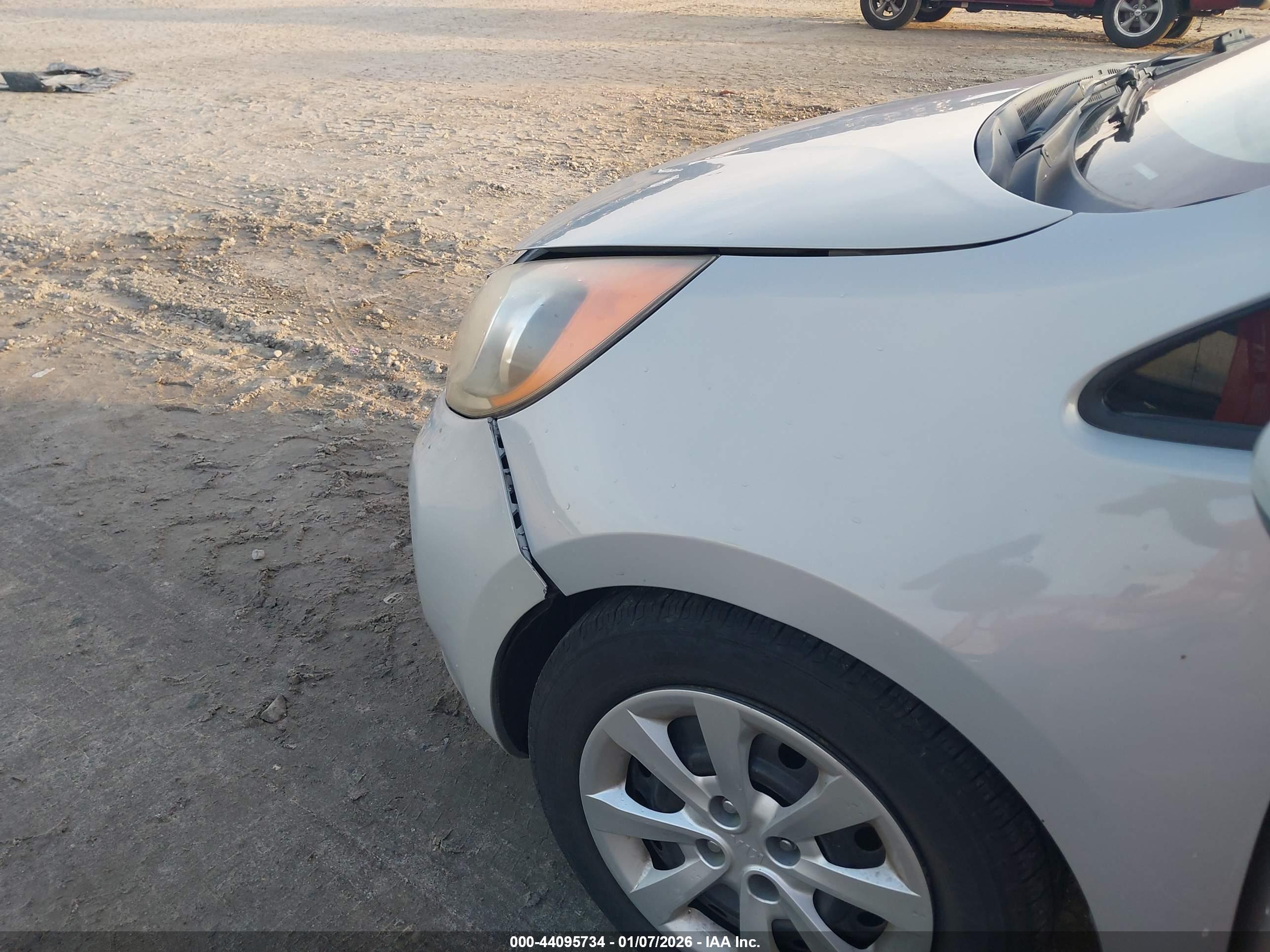 KIA RIO5 image 6