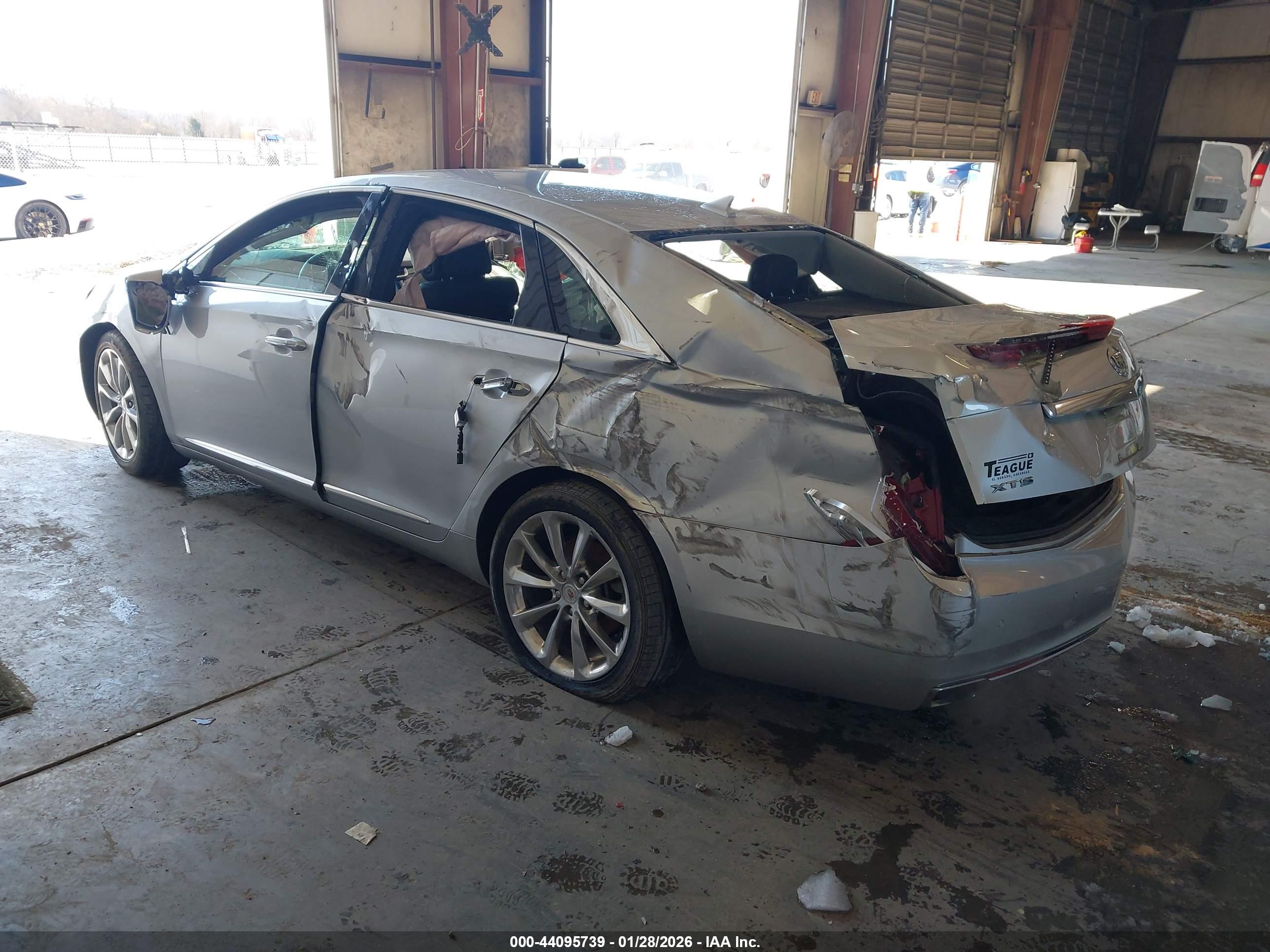 CADILLAC XTS image 3