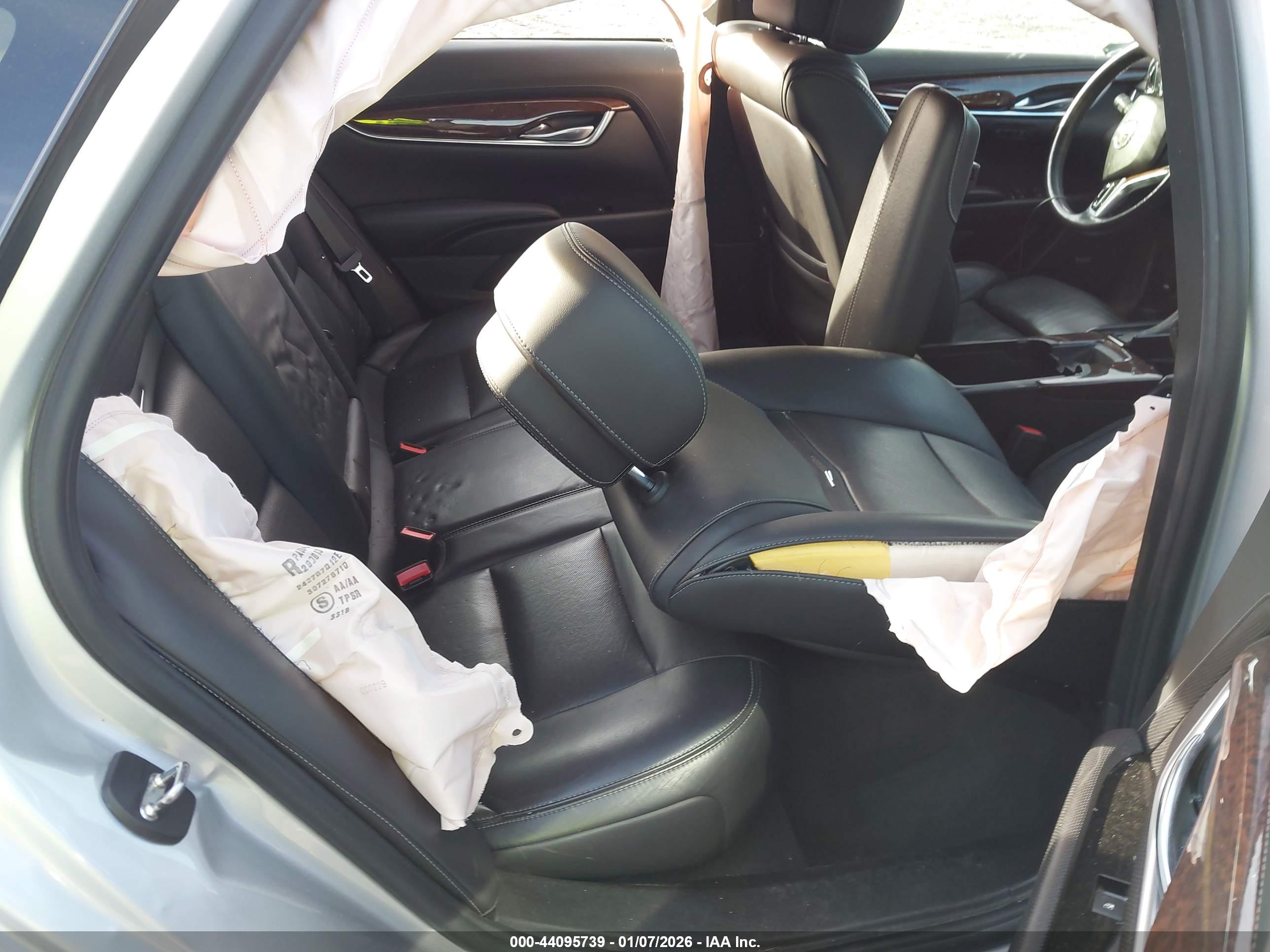 CADILLAC XTS image 8