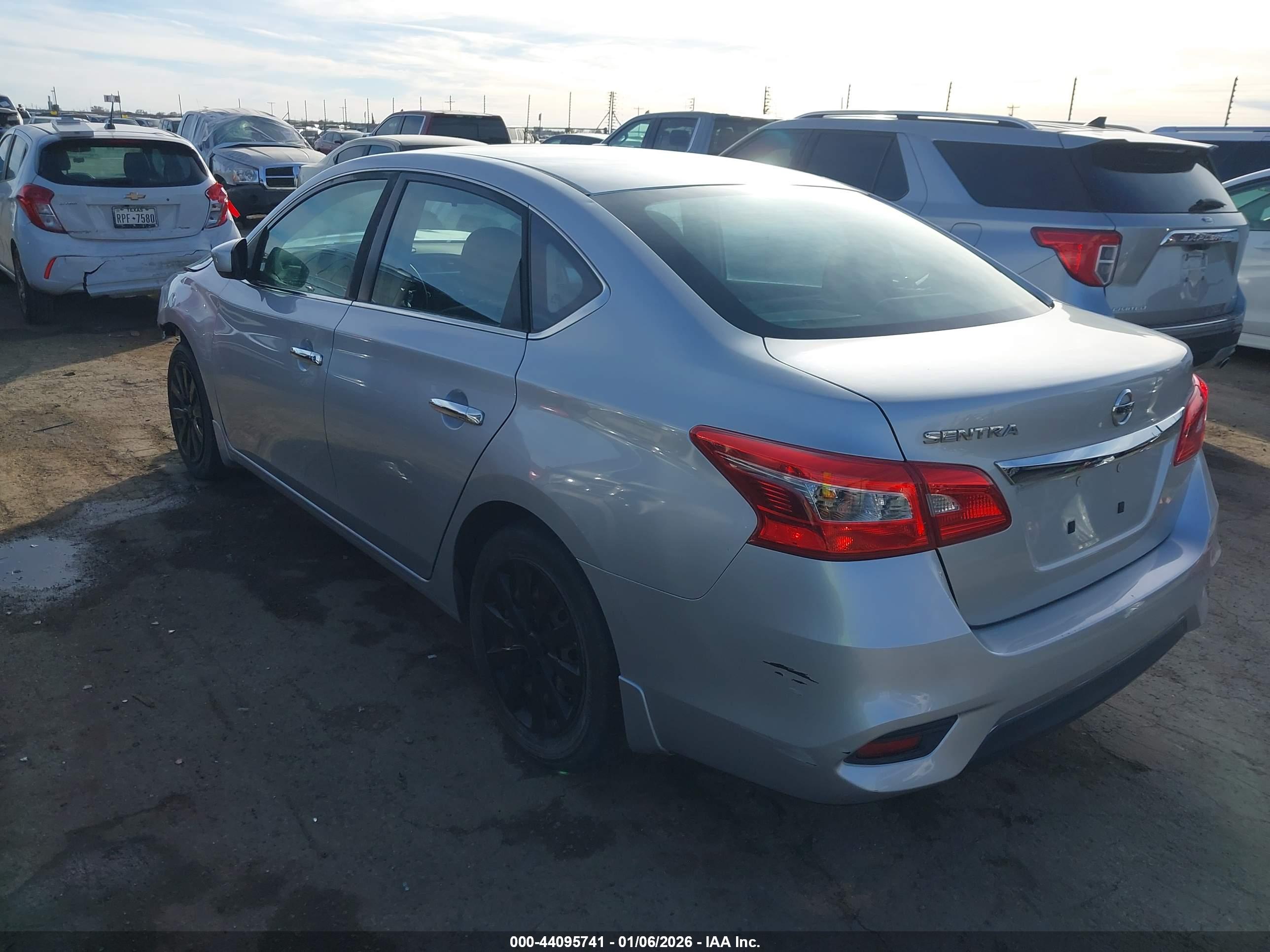 NISSAN SENTRA image 3