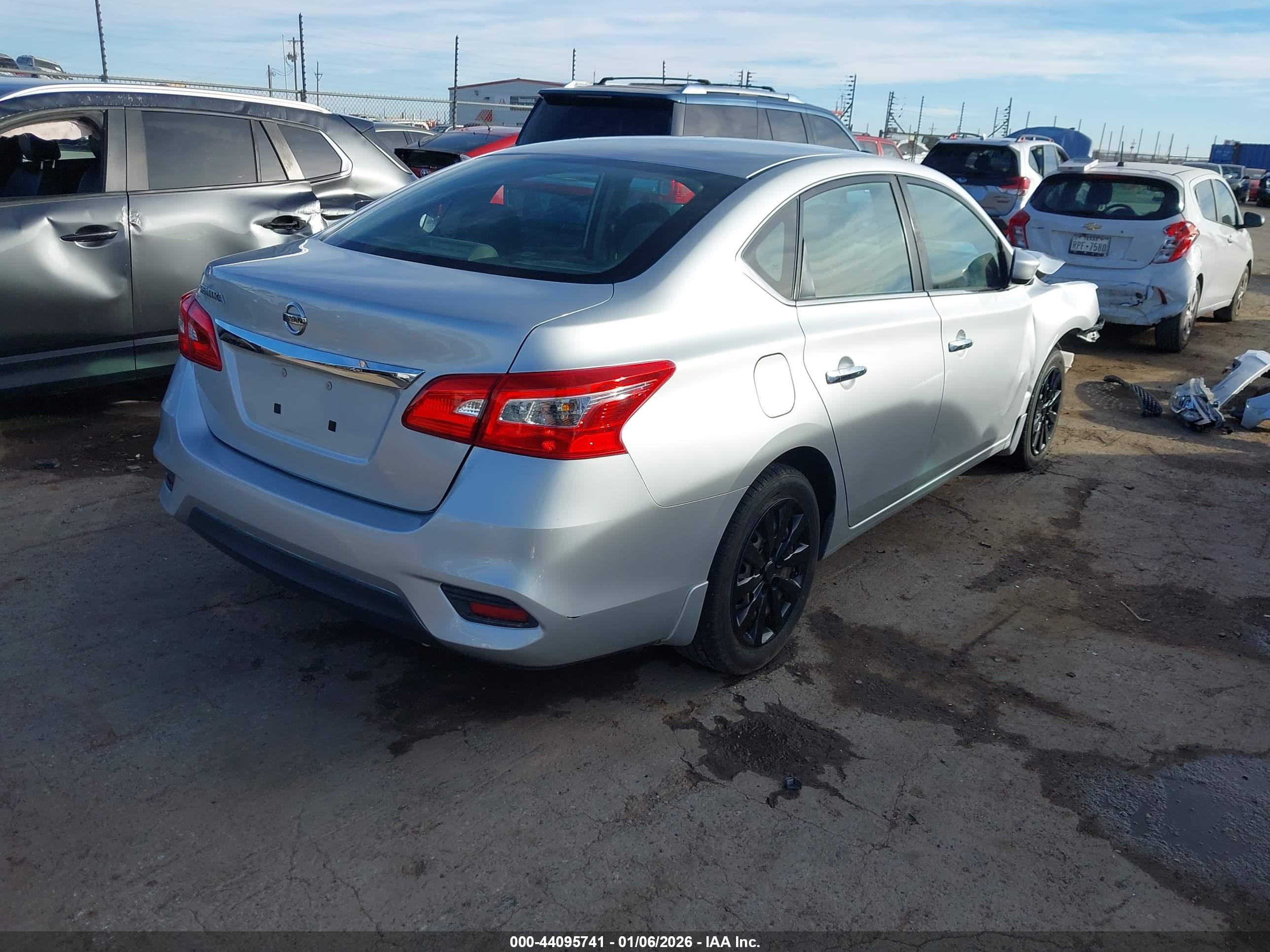 NISSAN SENTRA image 4