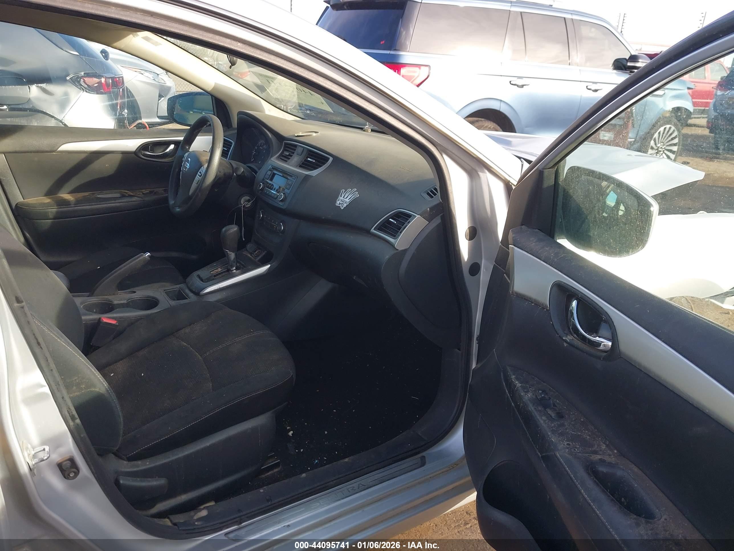 NISSAN SENTRA image 5
