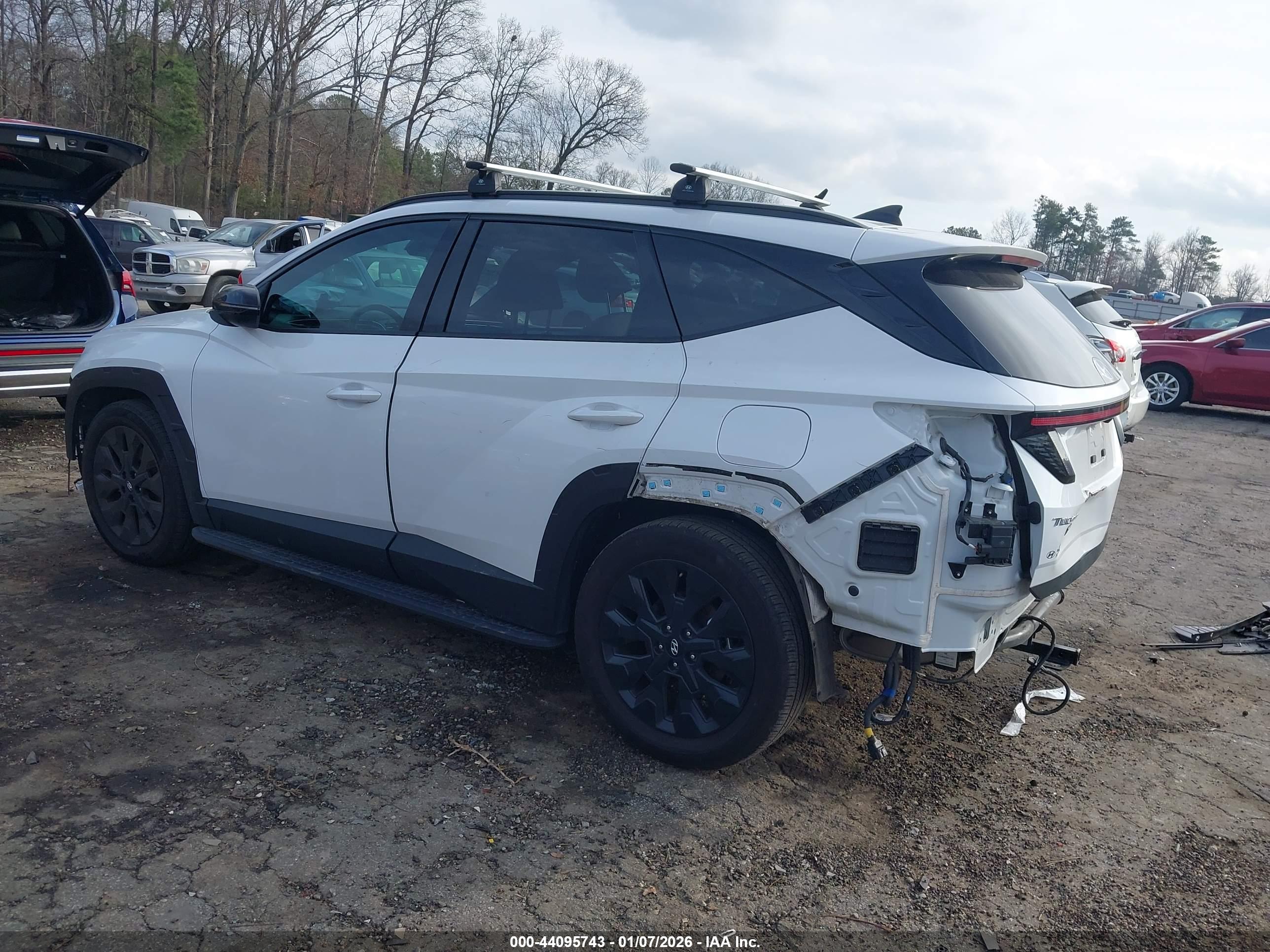 HYUNDAI TUCSON image 3