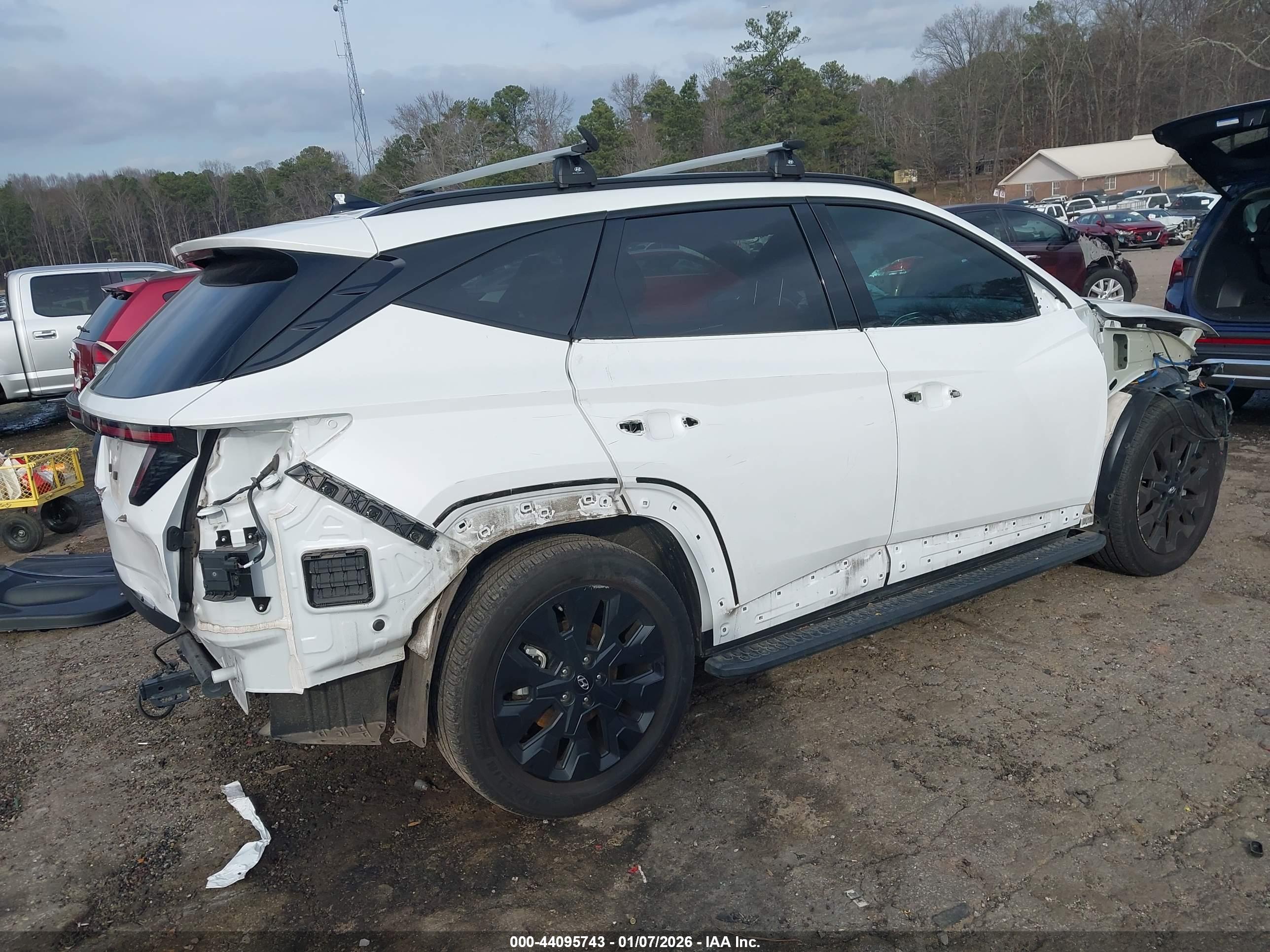 HYUNDAI TUCSON image 4