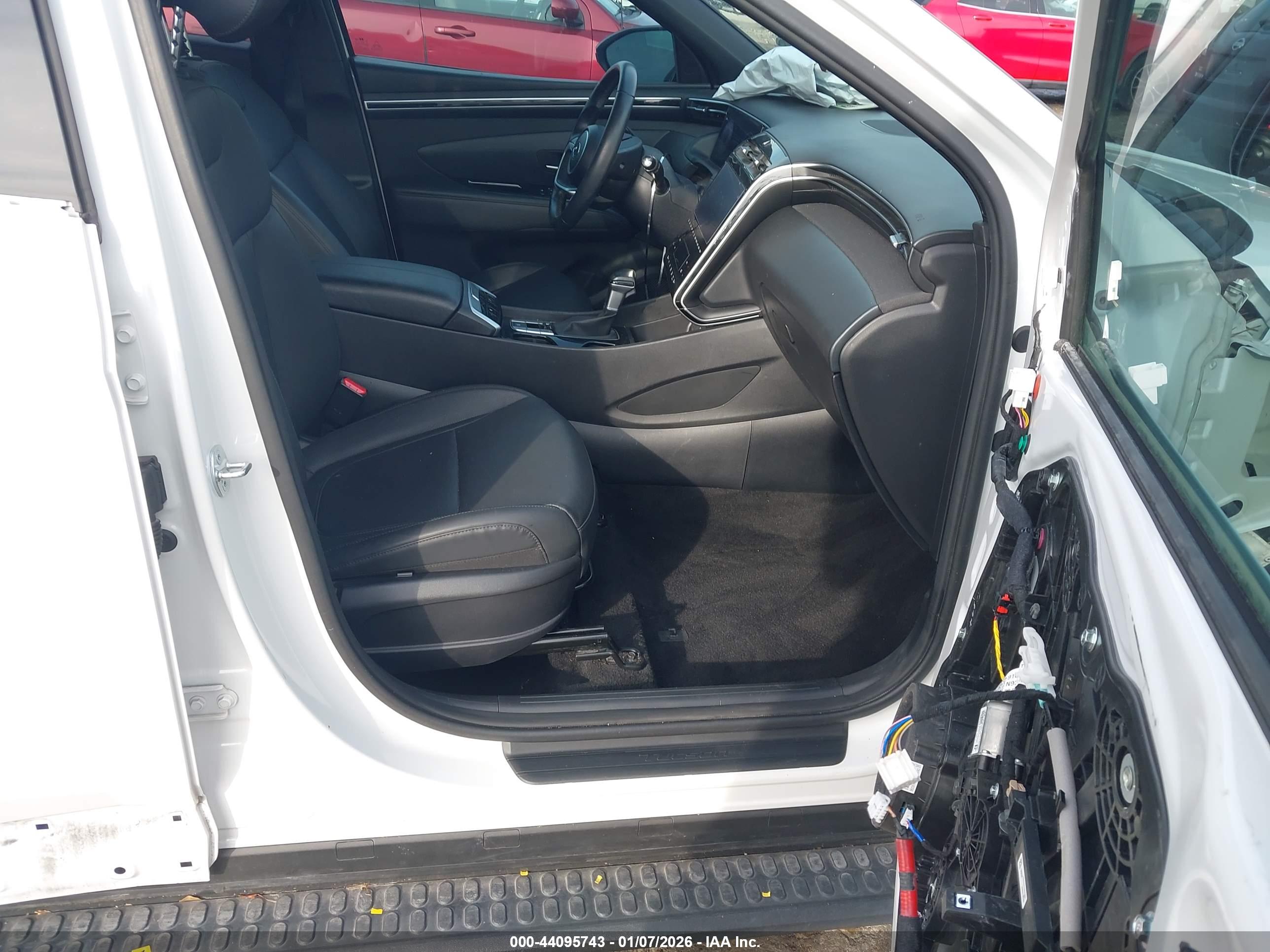 HYUNDAI TUCSON image 5