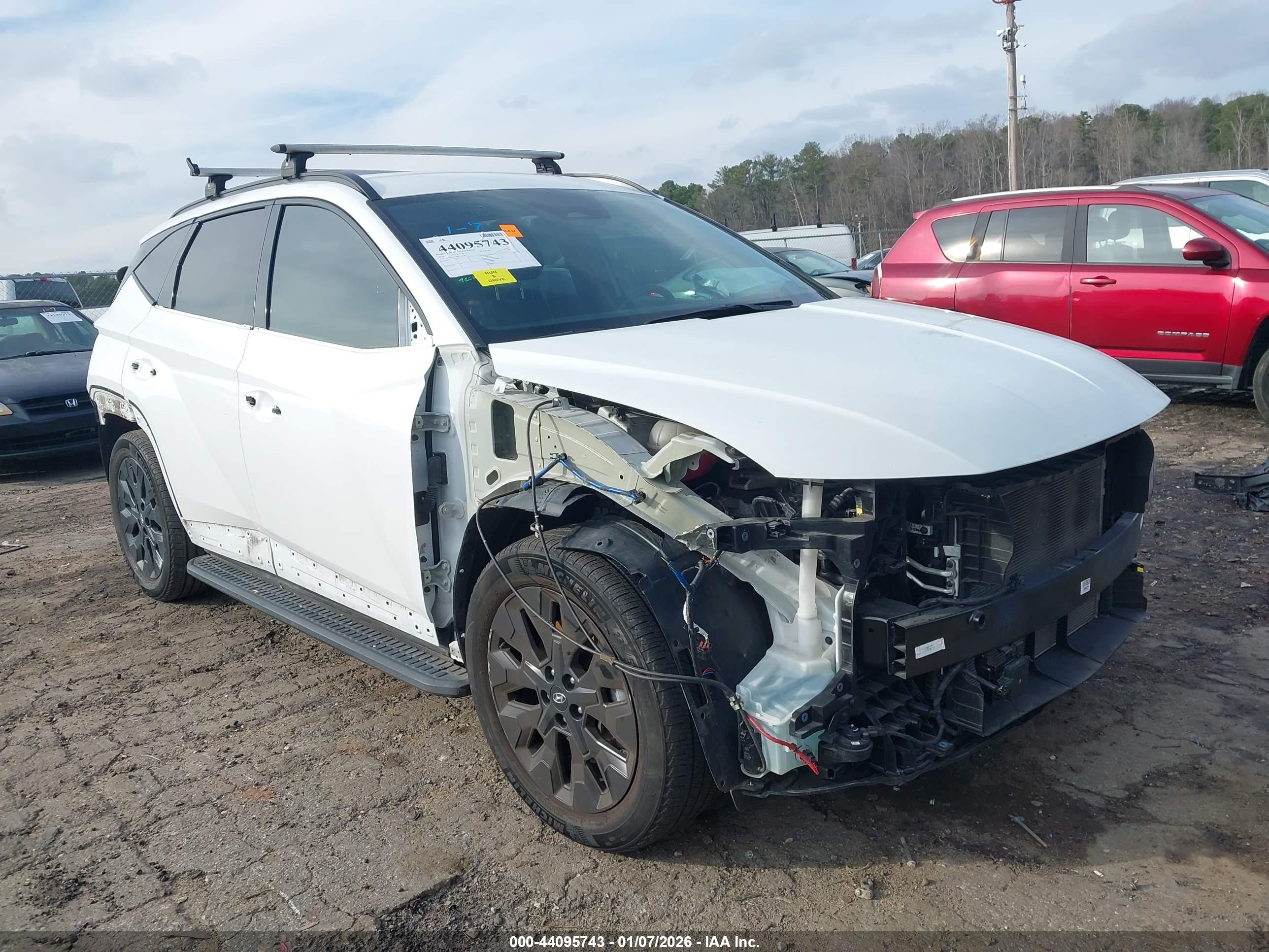 HYUNDAI TUCSON image 6