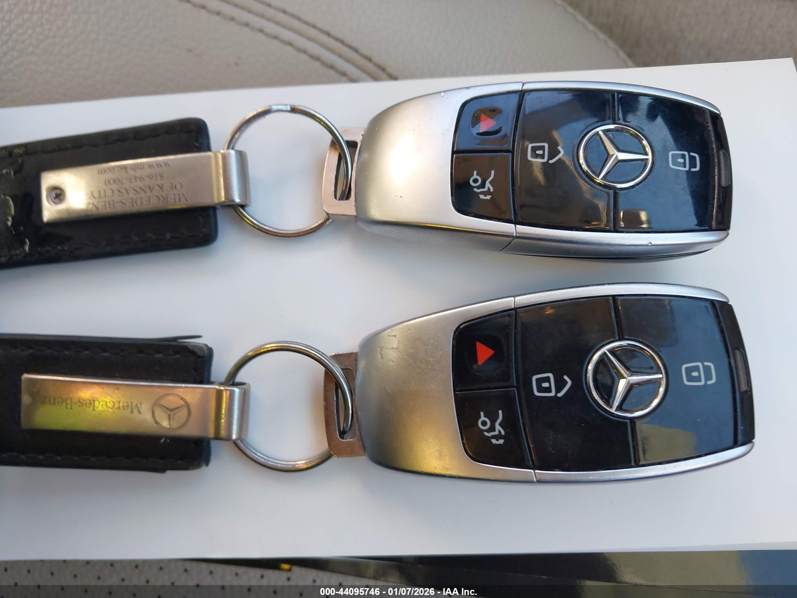 MERCEDES-BENZ E image 11