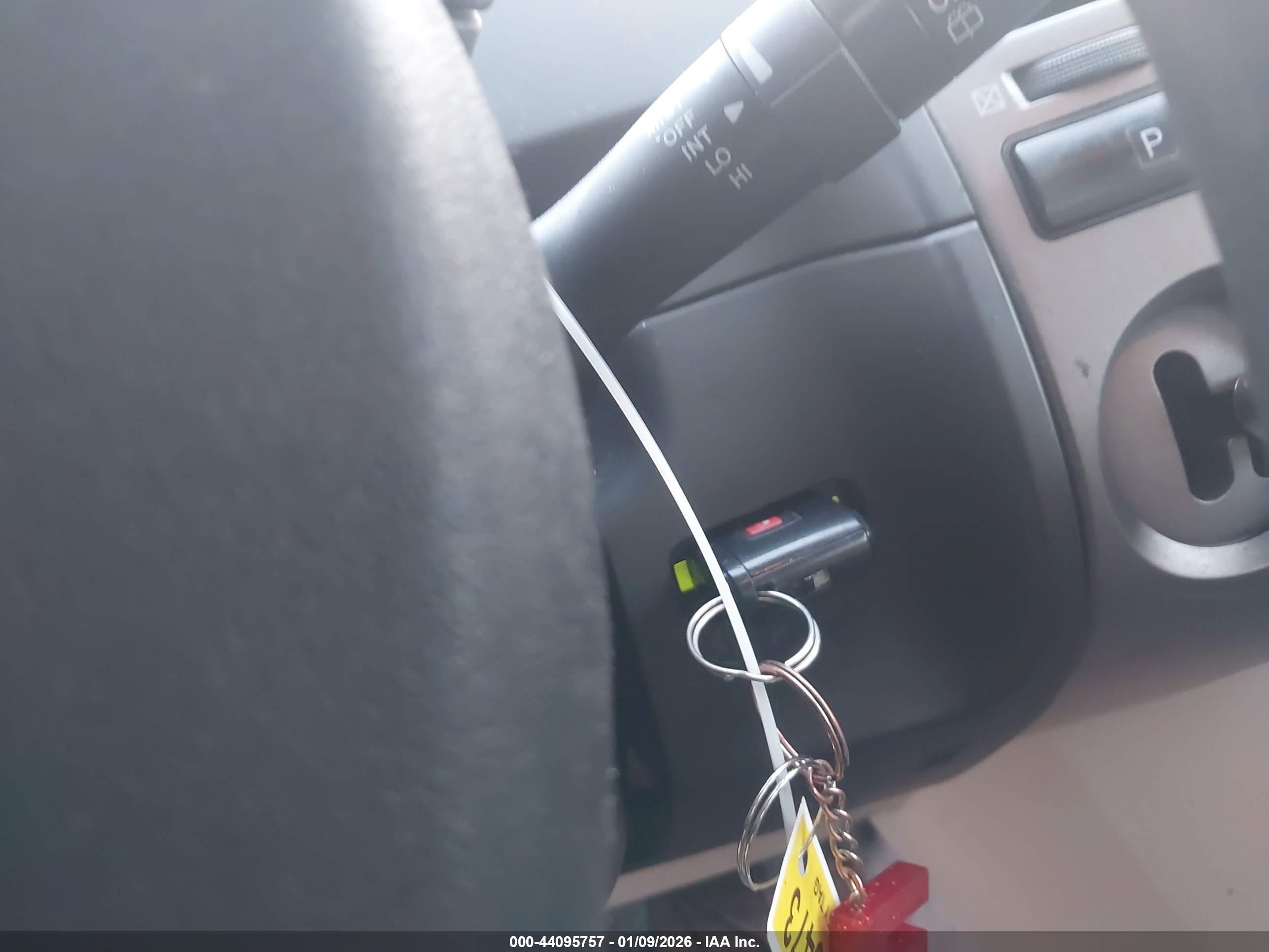 TOYOTA PRIUS image 11