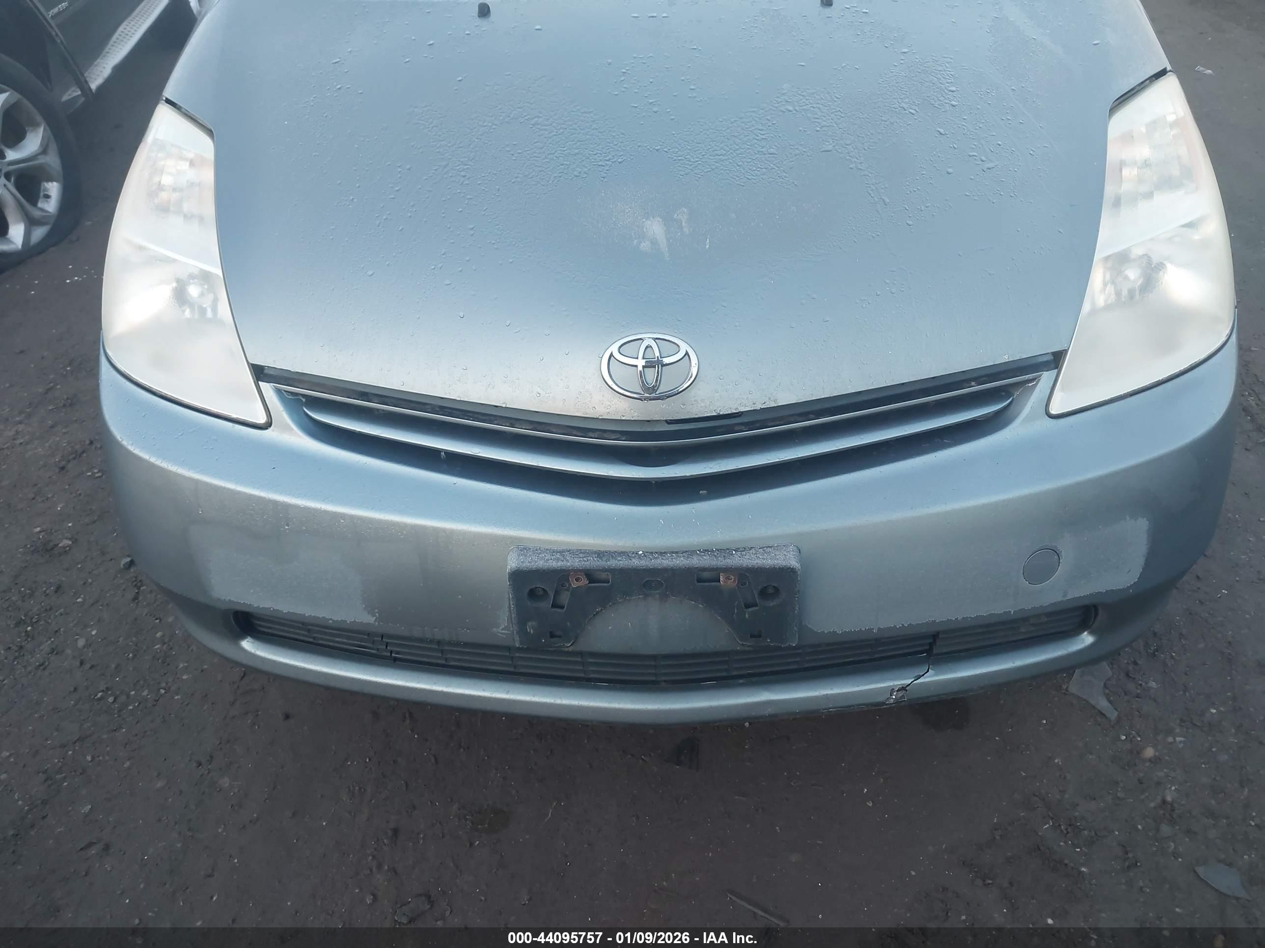 TOYOTA PRIUS image 6