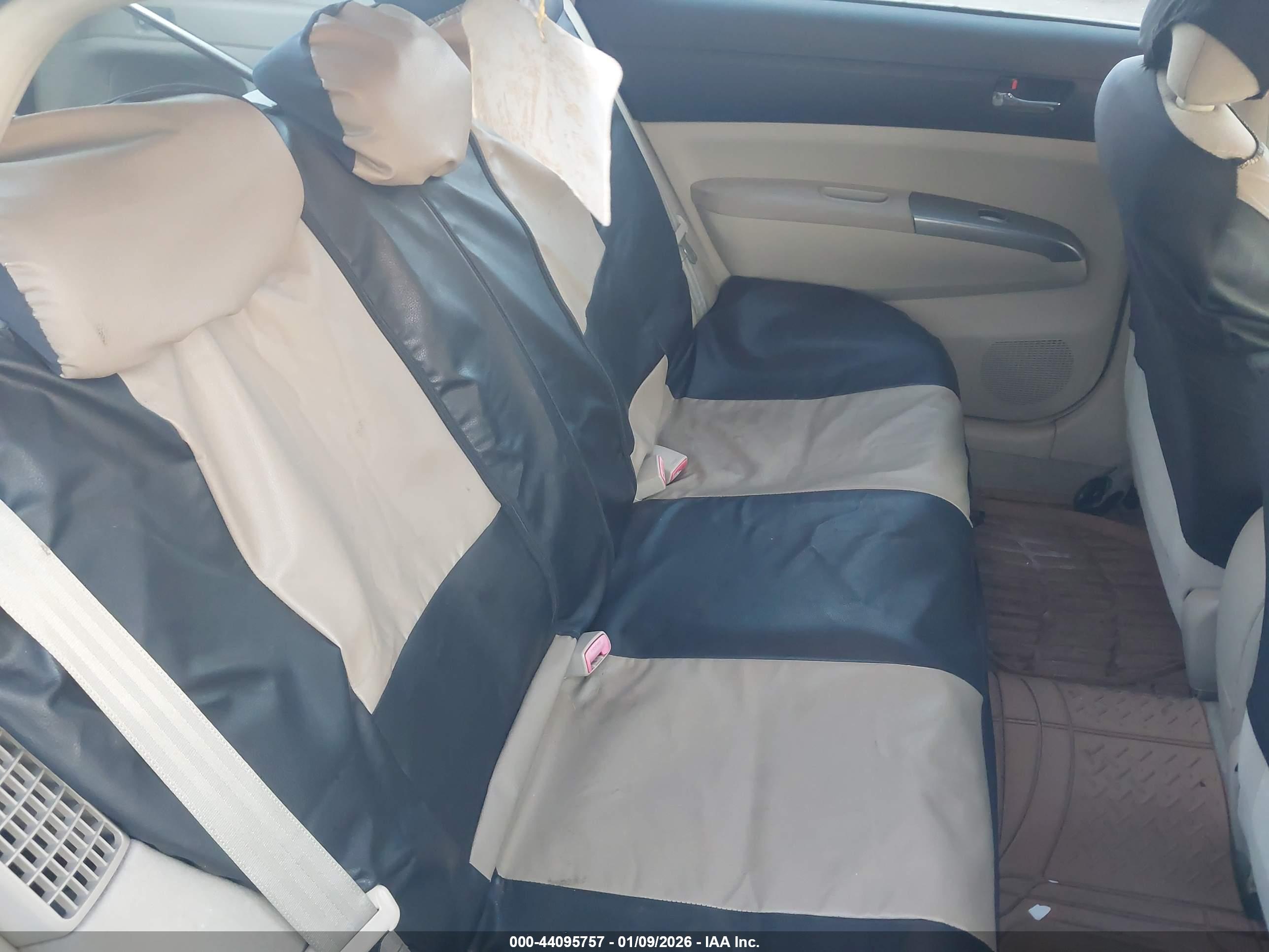 TOYOTA PRIUS image 8