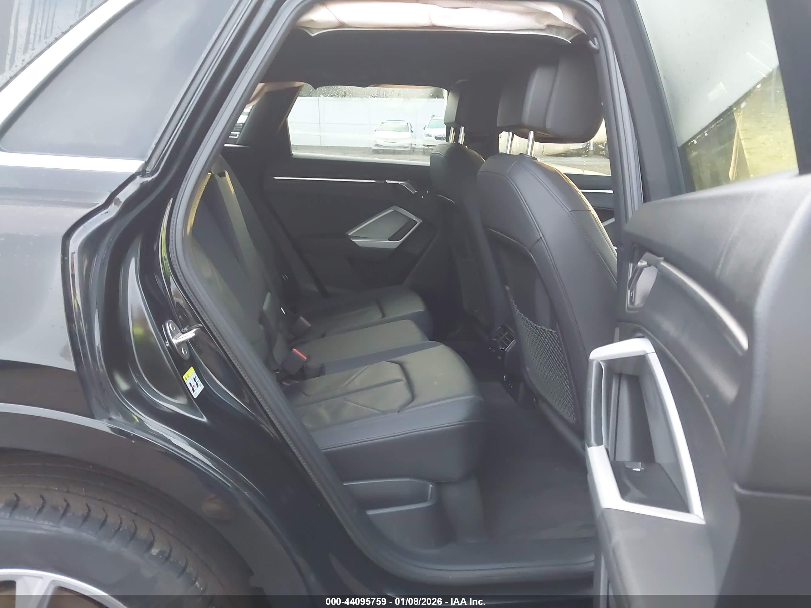 AUDI Q3 image 8