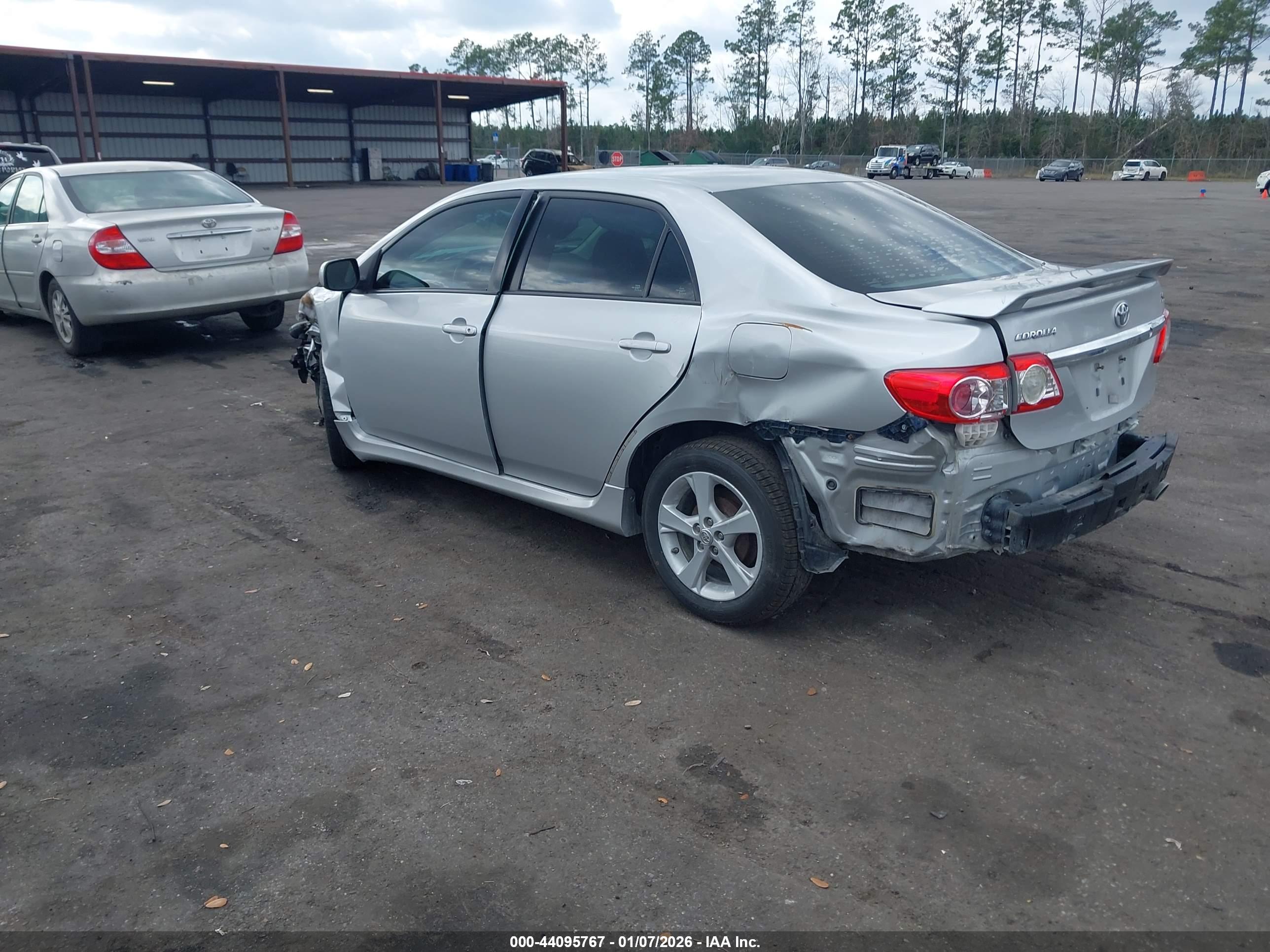 TOYOTA COROLLA image 3