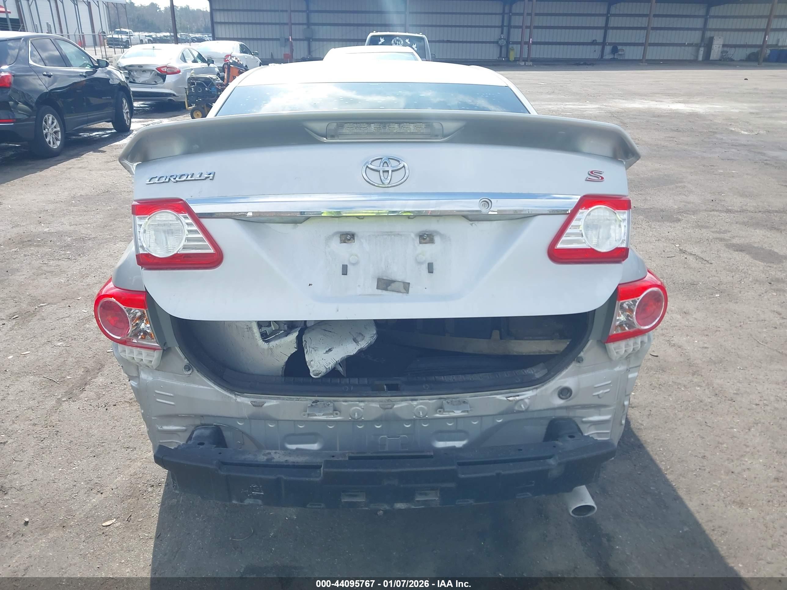 TOYOTA COROLLA image 6
