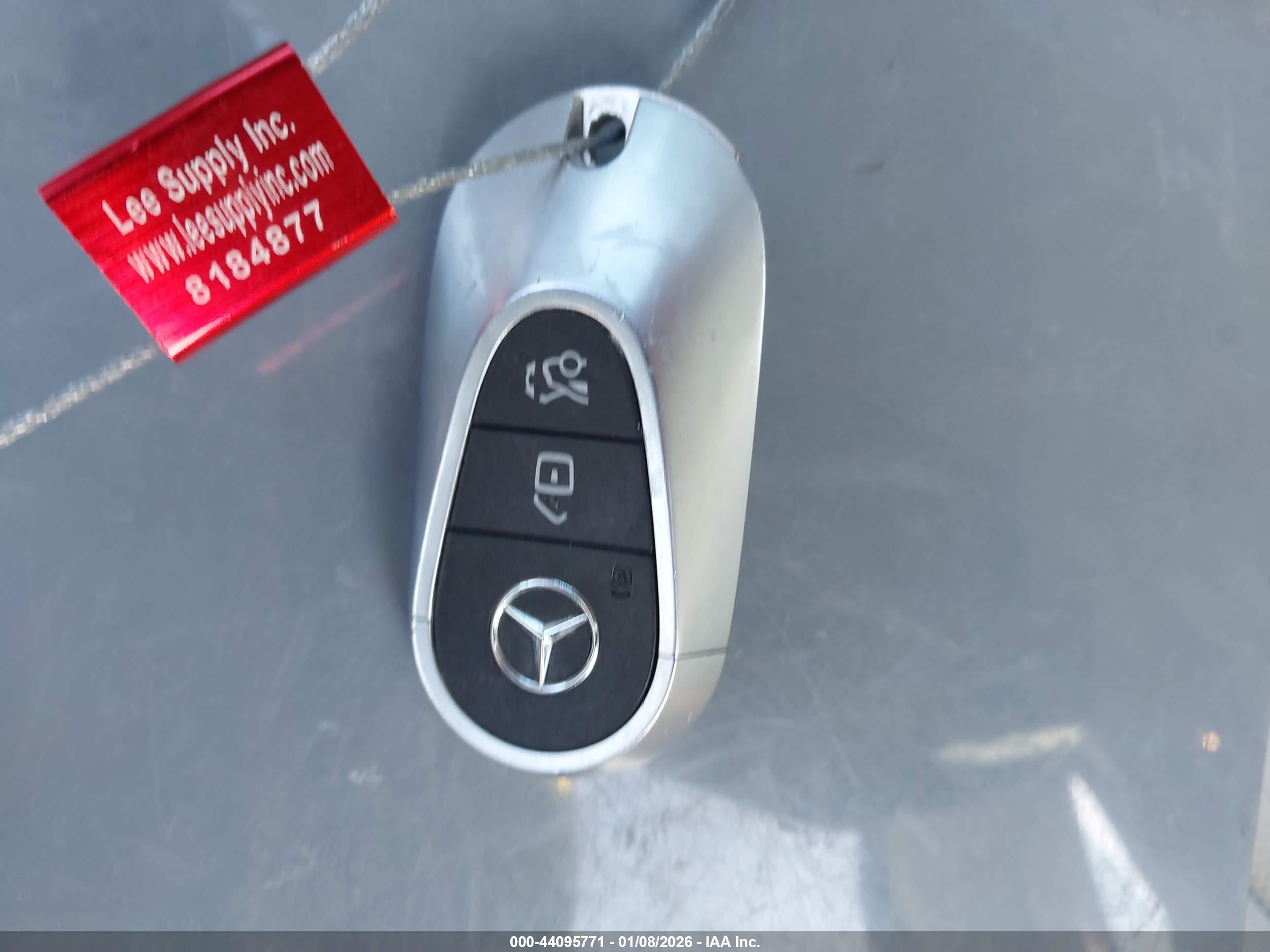 MERCEDES-BENZ EQE image 11